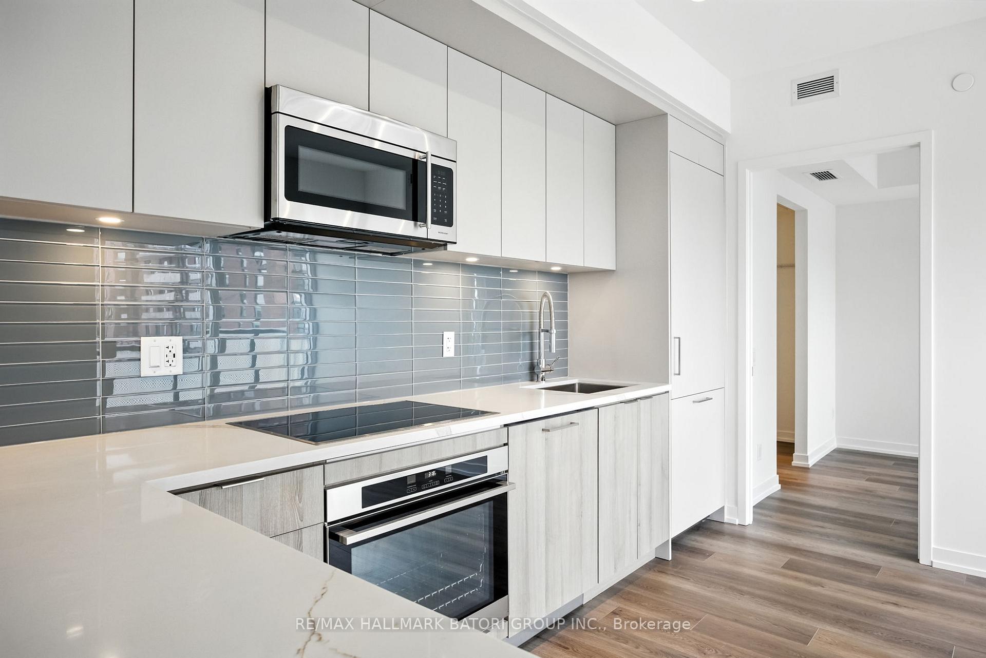 Photo 11 of Unit 801, 863 St. Clair Avenue W, Toronto, Wychwood — HOMEH