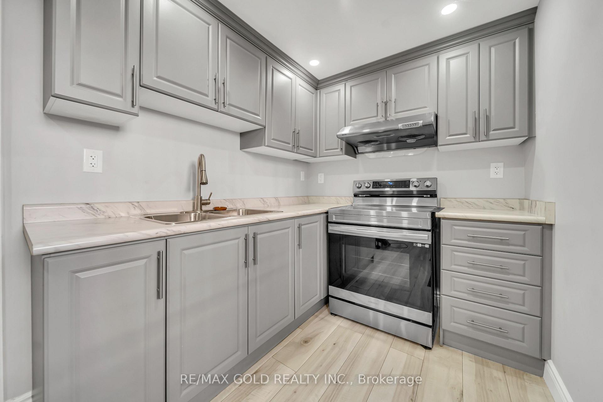 Photo 12 of Unit Basement, 70 Glenmore Crescent, Brampton, Northgate — HOMEH