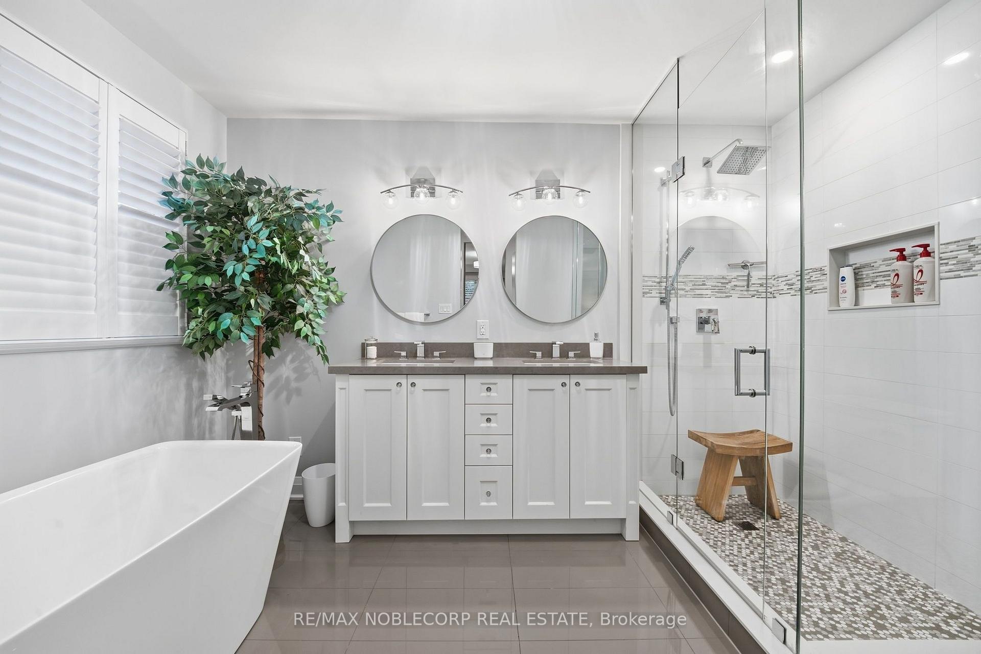 Photo 26 of 34 Ridgemount Road, Etobicoke, Humber Heights — HOMEH