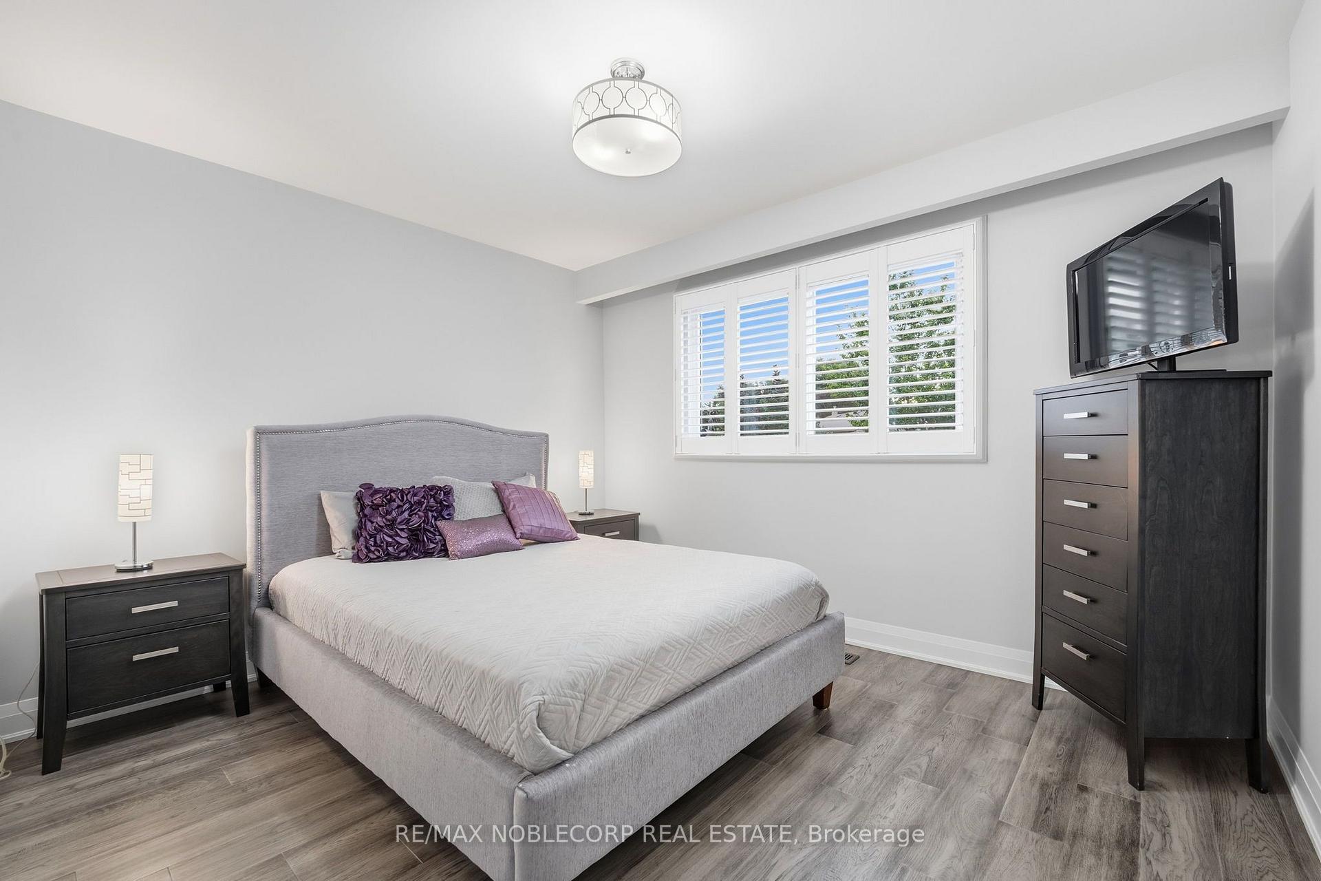 Photo 27 of 34 Ridgemount Road, Etobicoke, Humber Heights — HOMEH