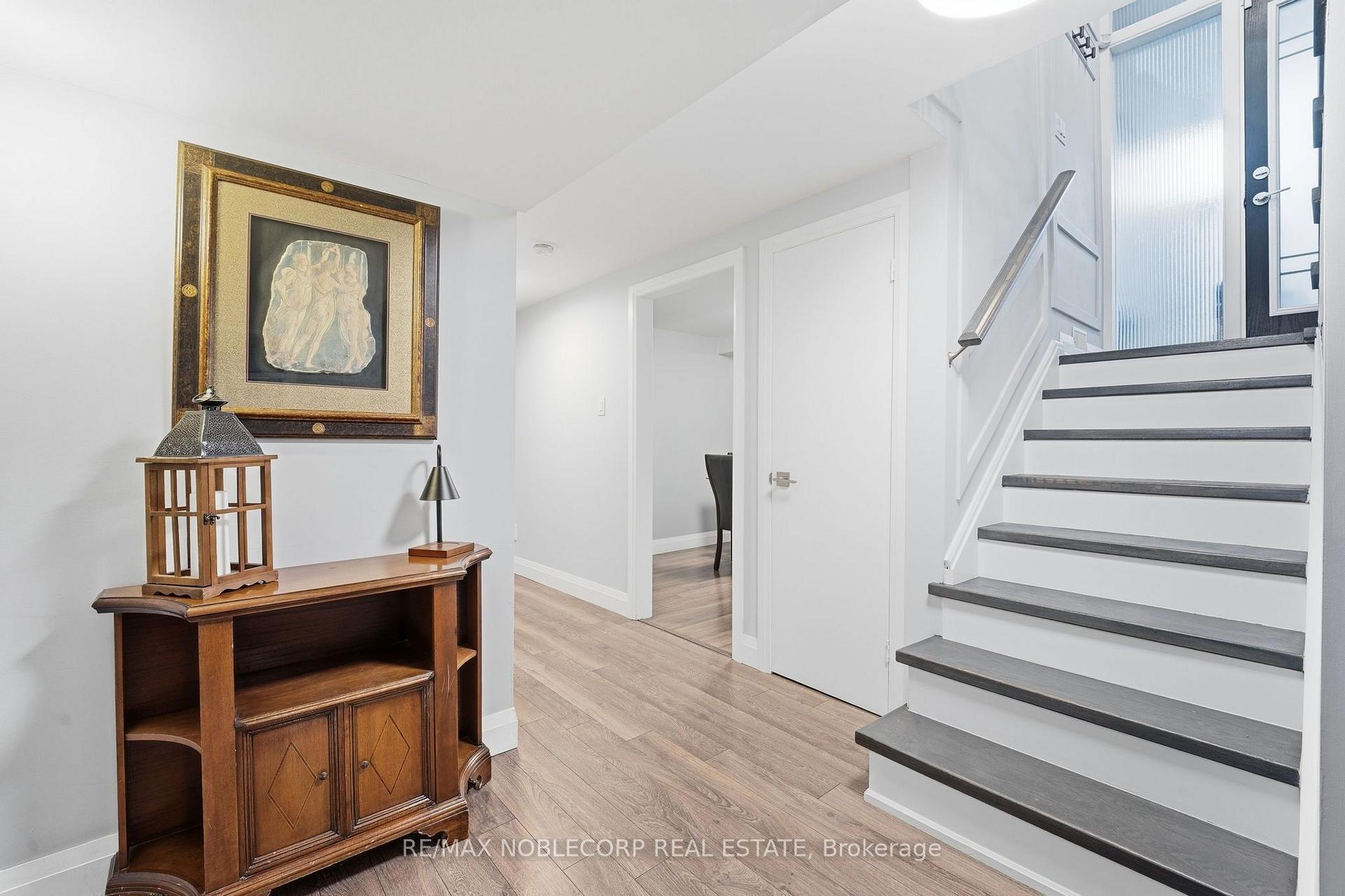 Photo 30 of 34 Ridgemount Road, Etobicoke, Humber Heights — HOMEH