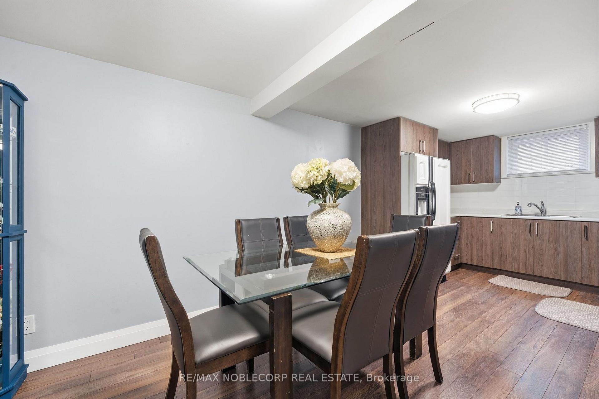 Photo 32 of 34 Ridgemount Road, Etobicoke, Humber Heights — HOMEH