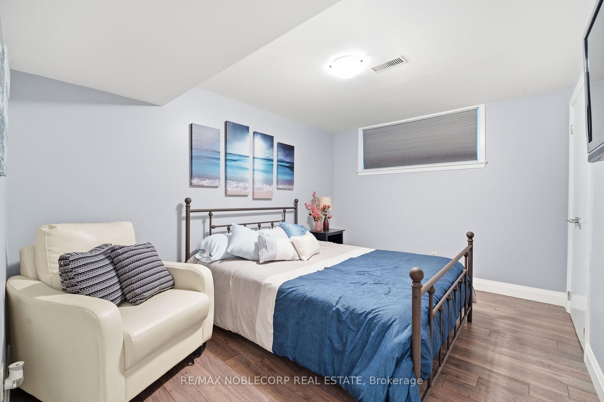 Photo 35 of 34 Ridgemount Road, Etobicoke, Humber Heights — HOMEH