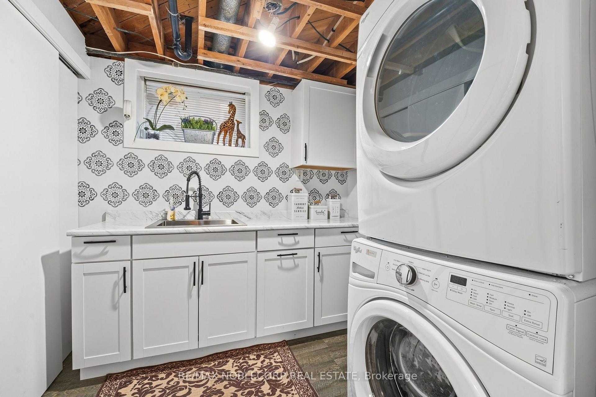 Photo 38 of 34 Ridgemount Road, Etobicoke, Humber Heights — HOMEH