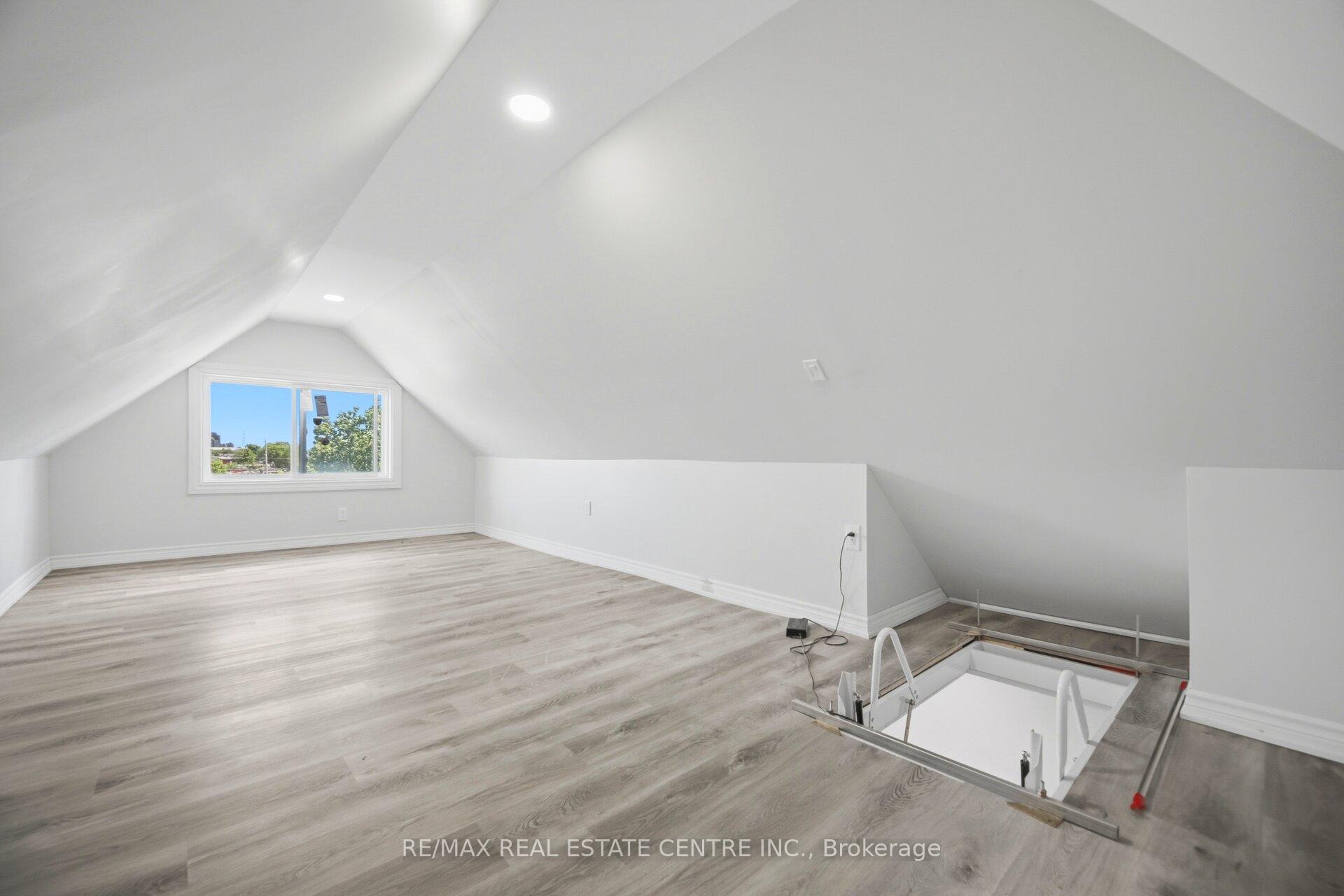Photo 32 of 44 Gordon Street, Hamilton, Crown Point — HOMEH