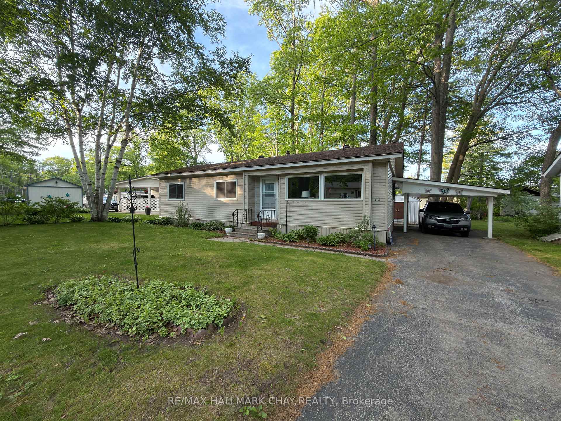 Photo of 13 Carruthers Street N