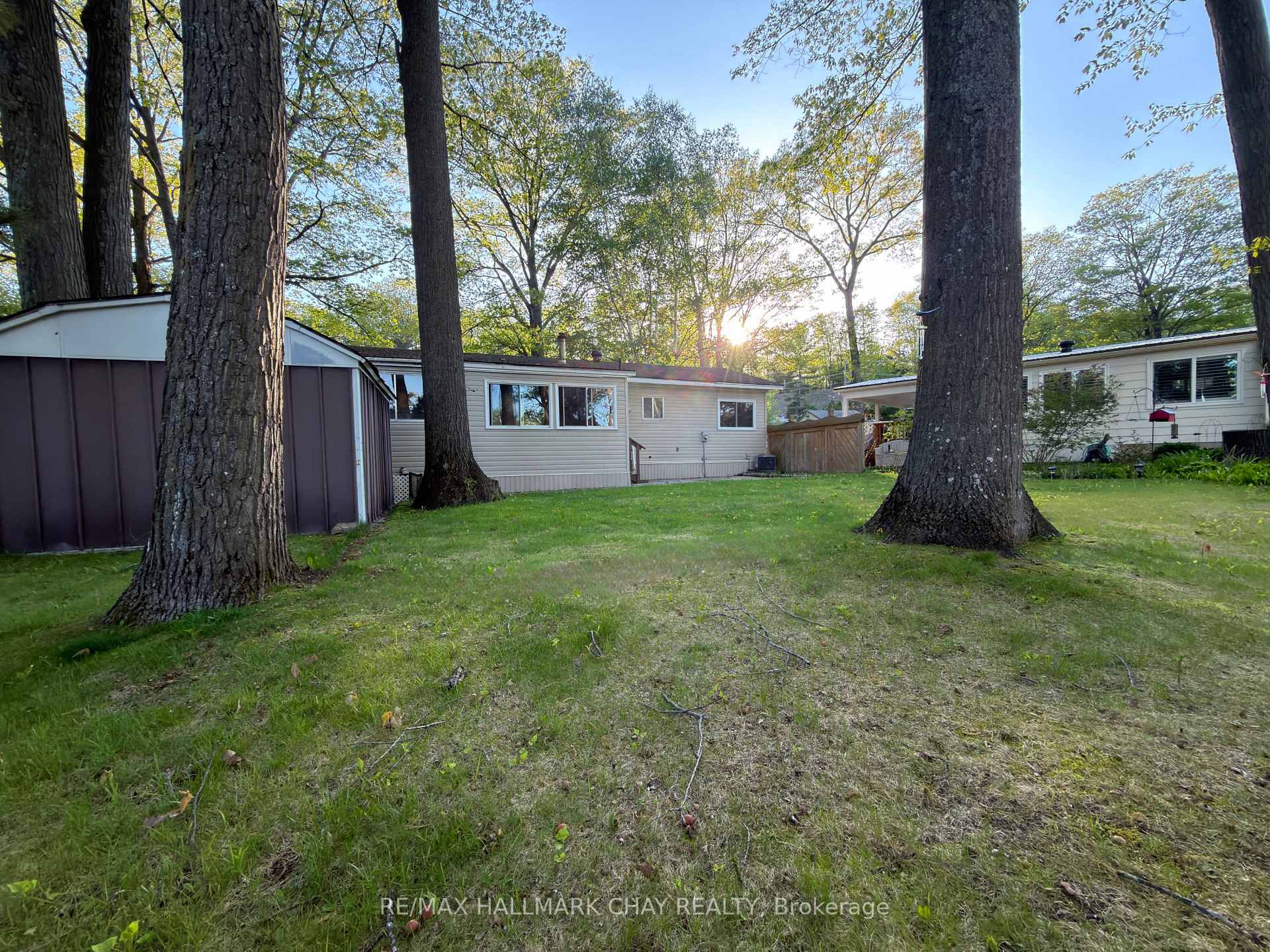 Photo 6 of 13 Carruthers Street N, Wasaga Beach — HOMEH