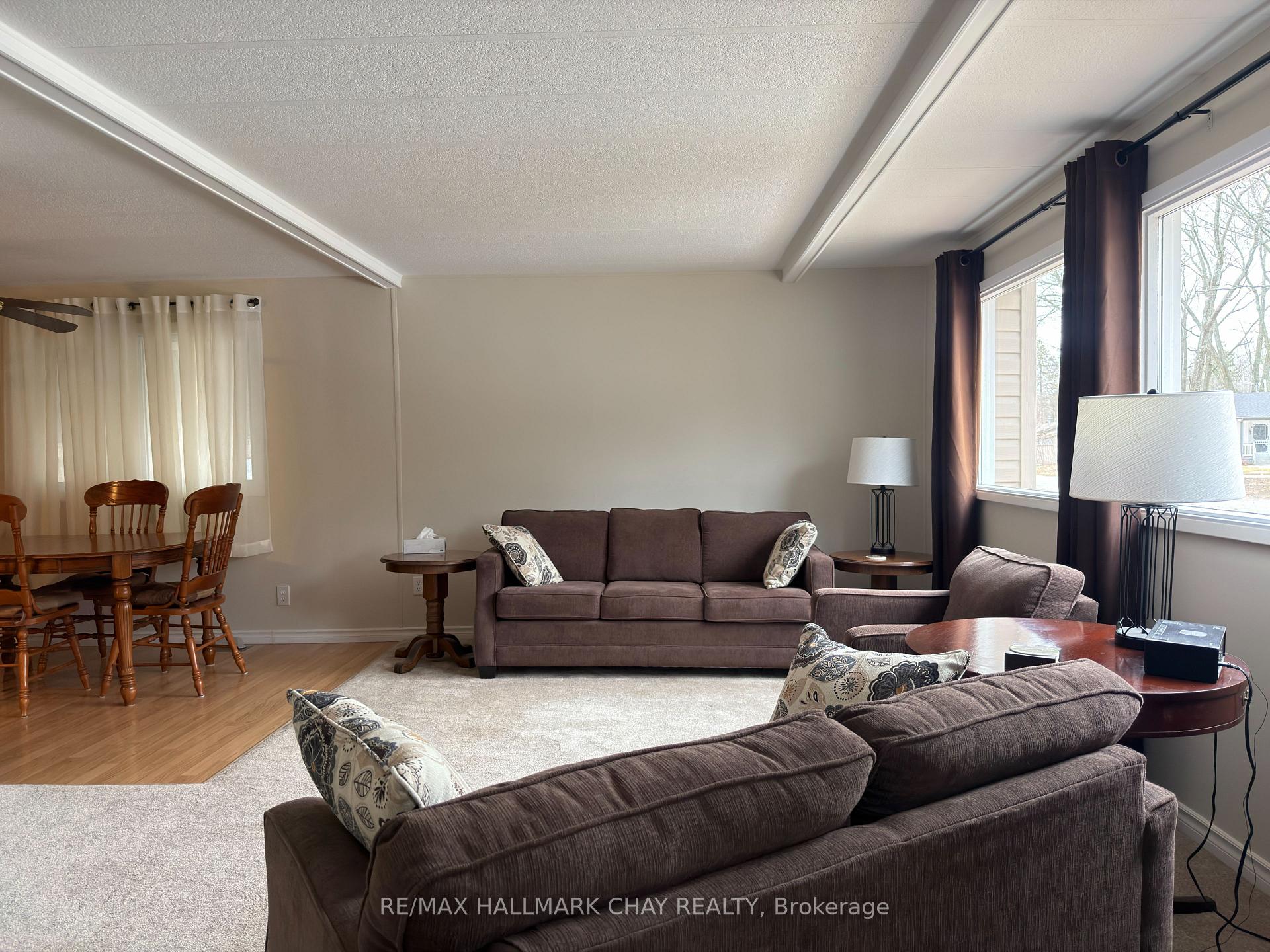 Photo 9 of 13 Carruthers Street N, Wasaga Beach — HOMEH