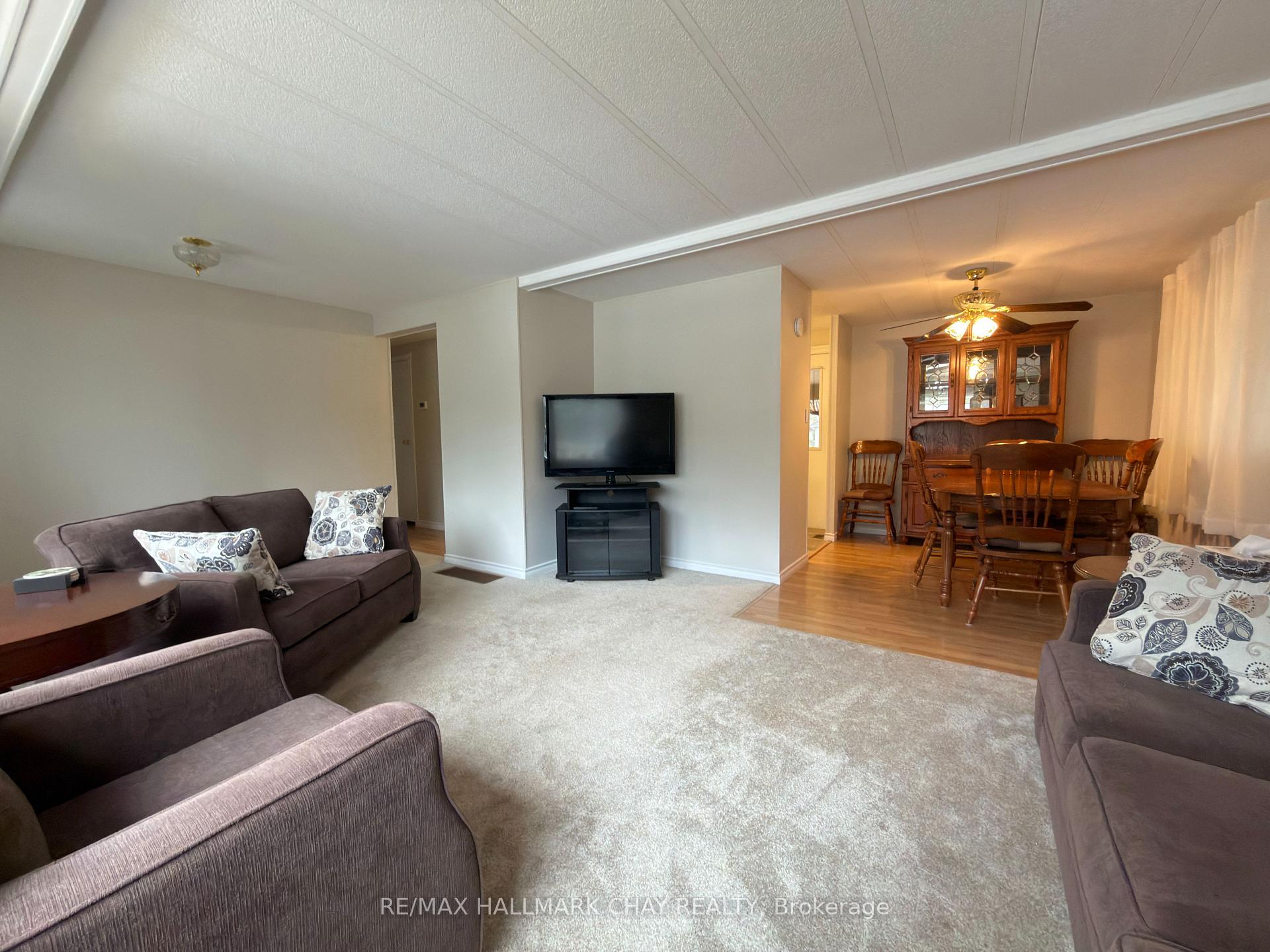 Photo 10 of 13 Carruthers Street N, Wasaga Beach — HOMEH
