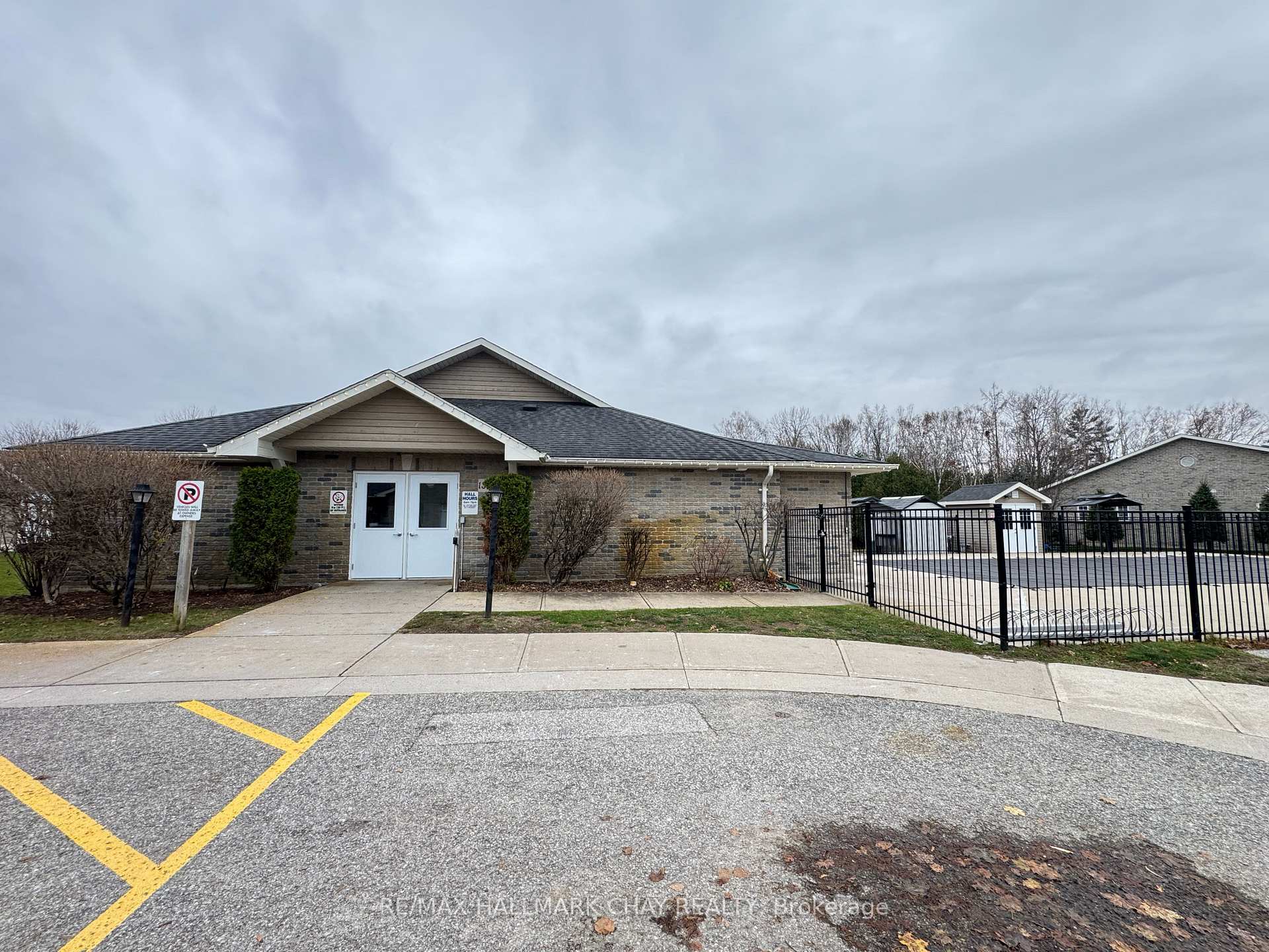 Photo 33 of 13 Carruthers Street N, Wasaga Beach — HOMEH