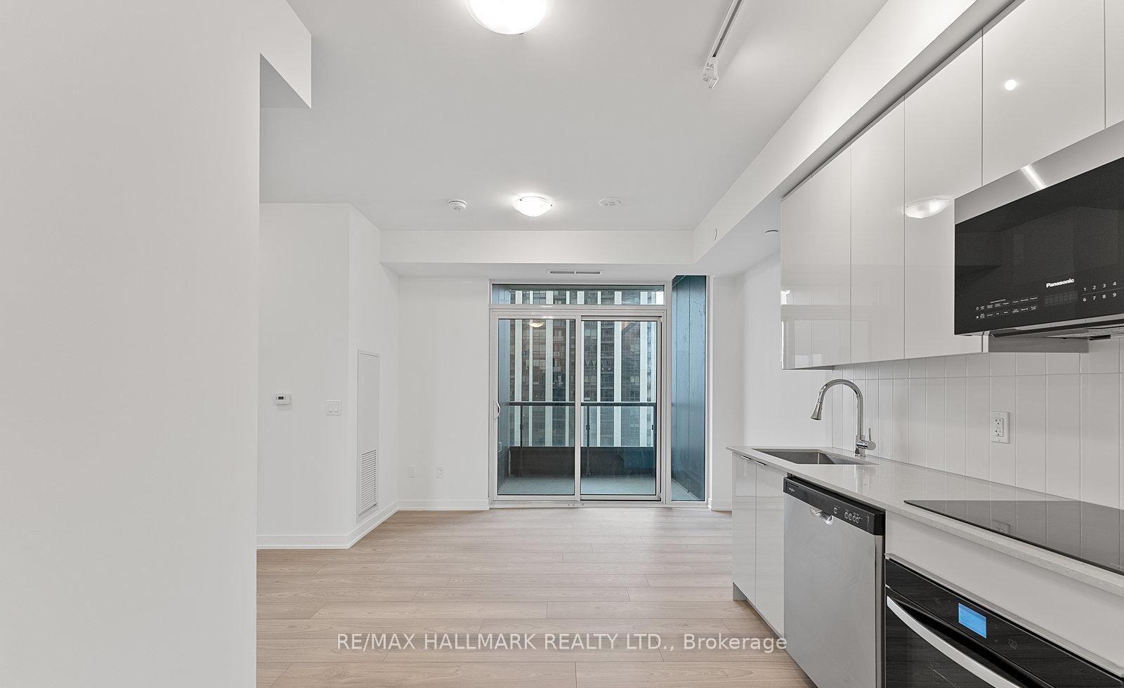 Photo 8 of Unit 1719, 10 Abeja Street, Vaughan, Concord — HOMEH