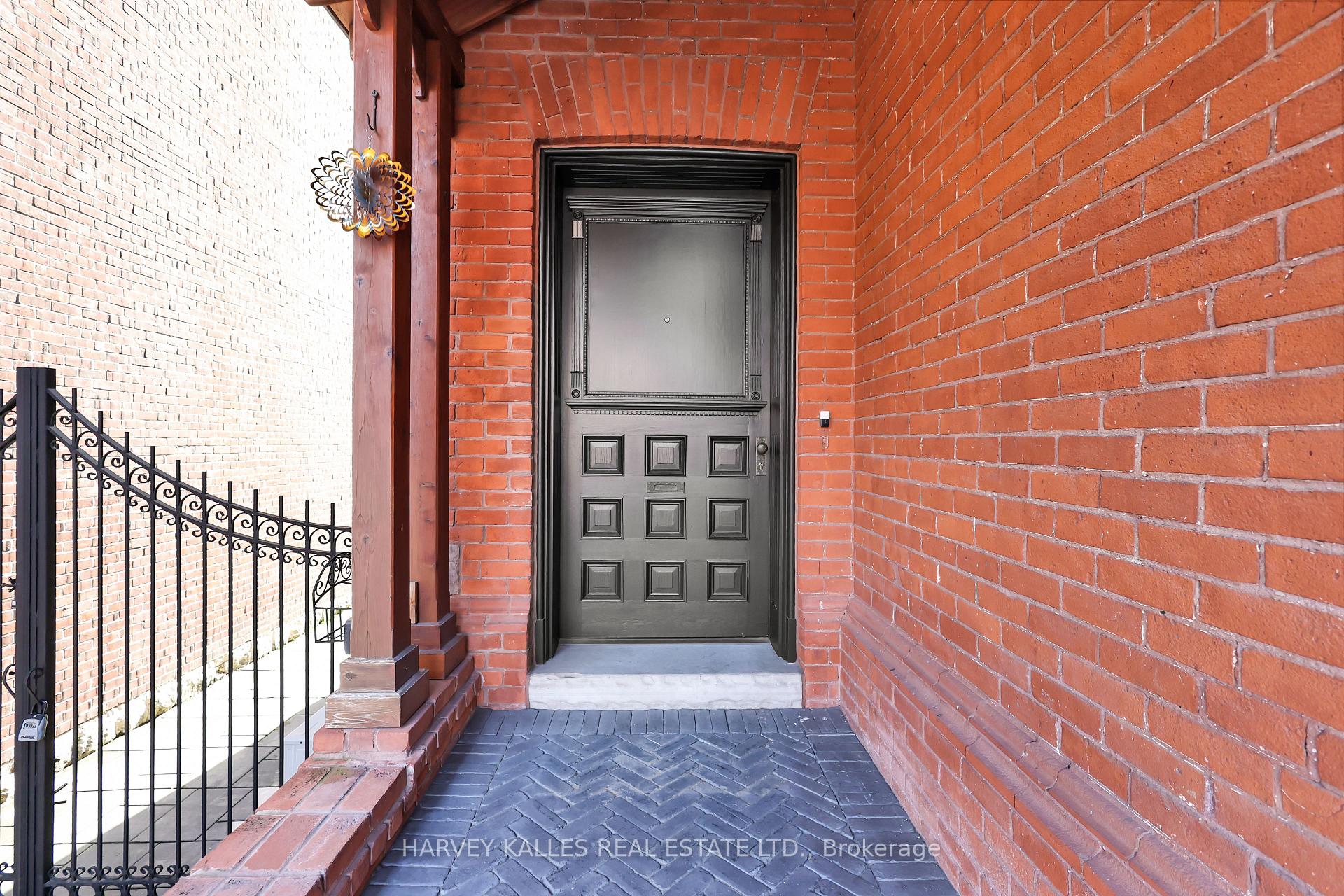 Photo 2 of 140 Bedford Road, Toronto, The Annex — HOMEH