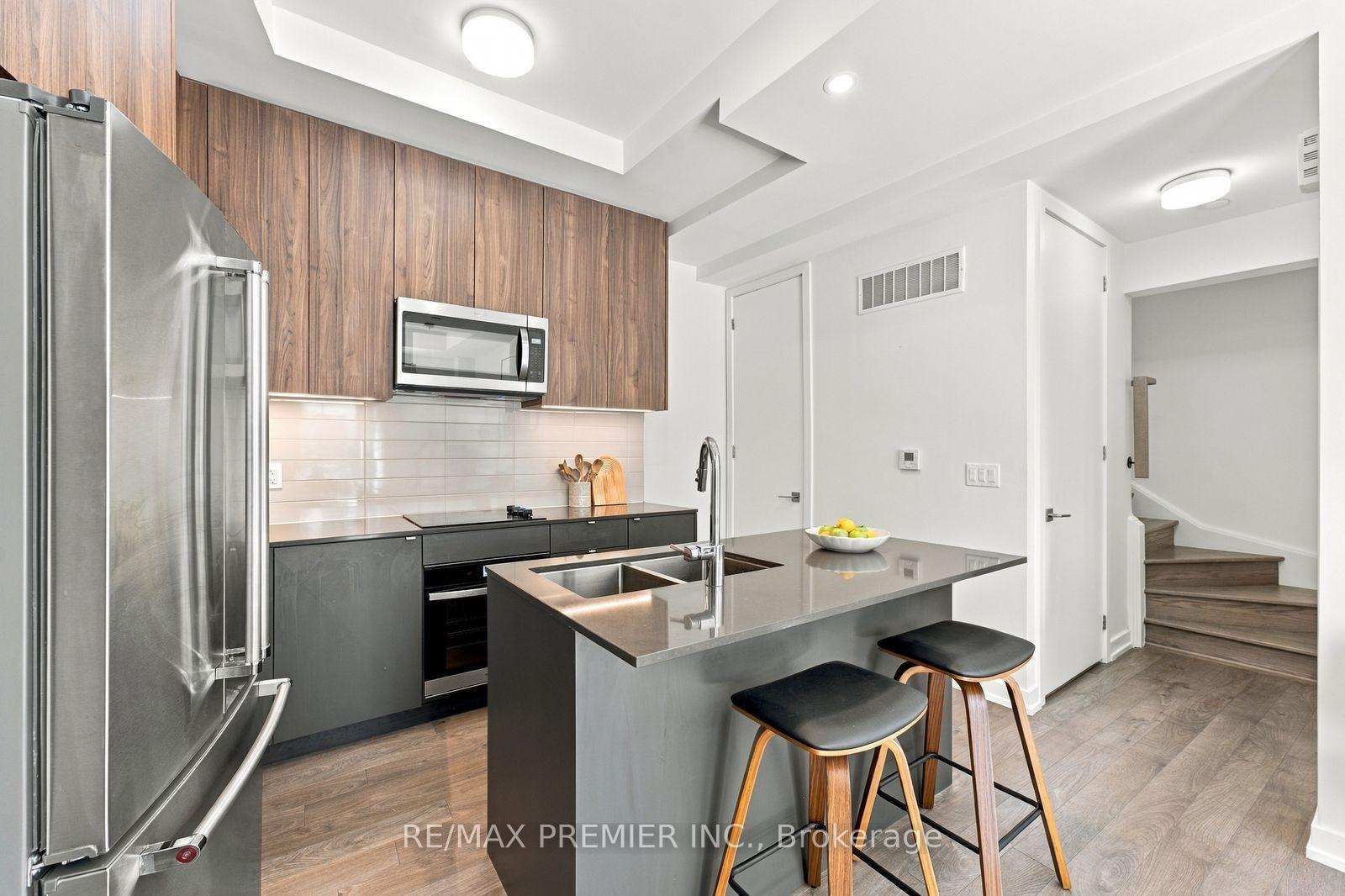 Photo 6 of Unit 102, 8 Walder Lane, Richmond Hill, Rural Richmond Hill — HOMEH