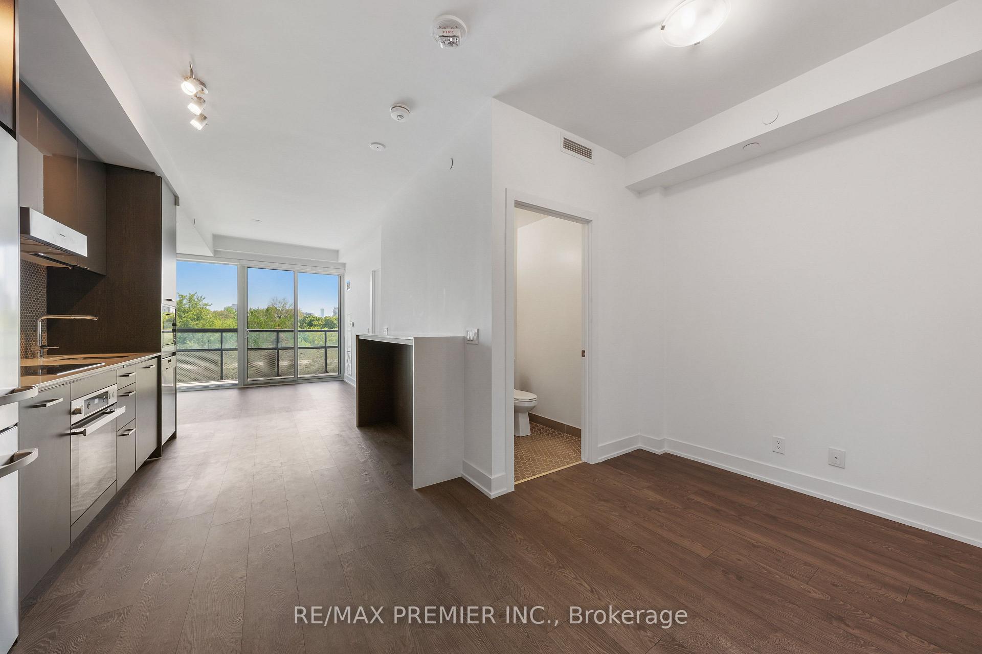 Photo 5 of Unit 503, 11 Lillian Street, Toronto, Mount Pleasant West — HOMEH