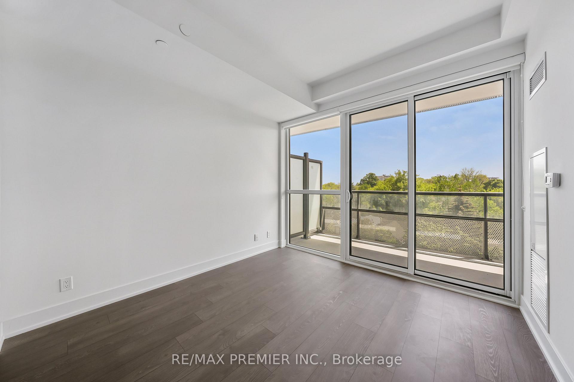 Photo 13 of Unit 503, 11 Lillian Street, Toronto, Mount Pleasant West — HOMEH