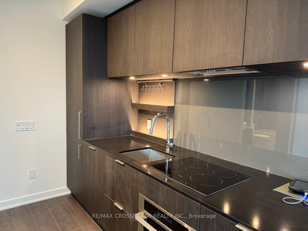 Photo 2 of Unit 612, 28 Ann Street, Mississauga, Port Credit — HOMEH