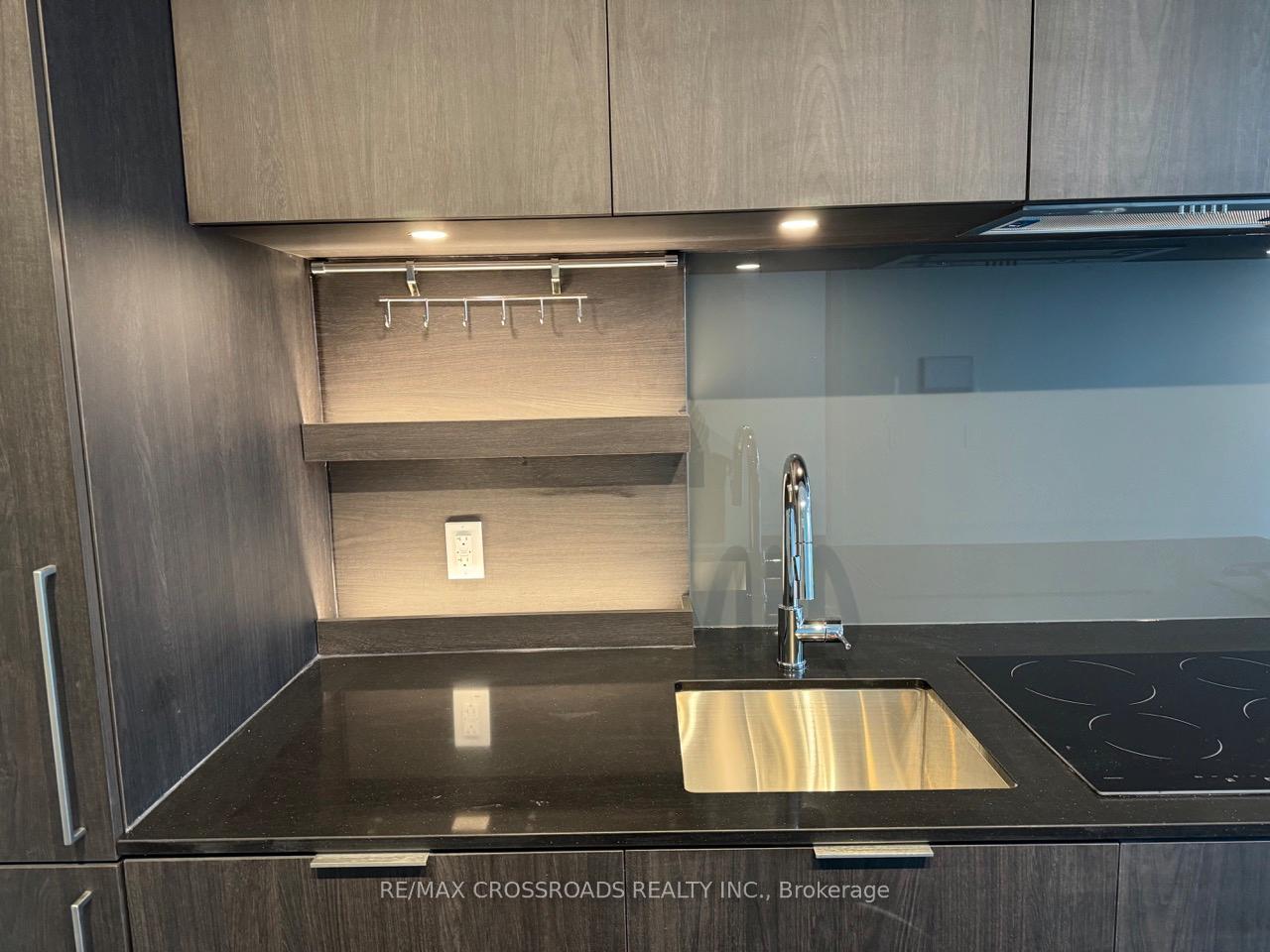 Photo 4 of Unit 612, 28 Ann Street, Mississauga, Port Credit — HOMEH