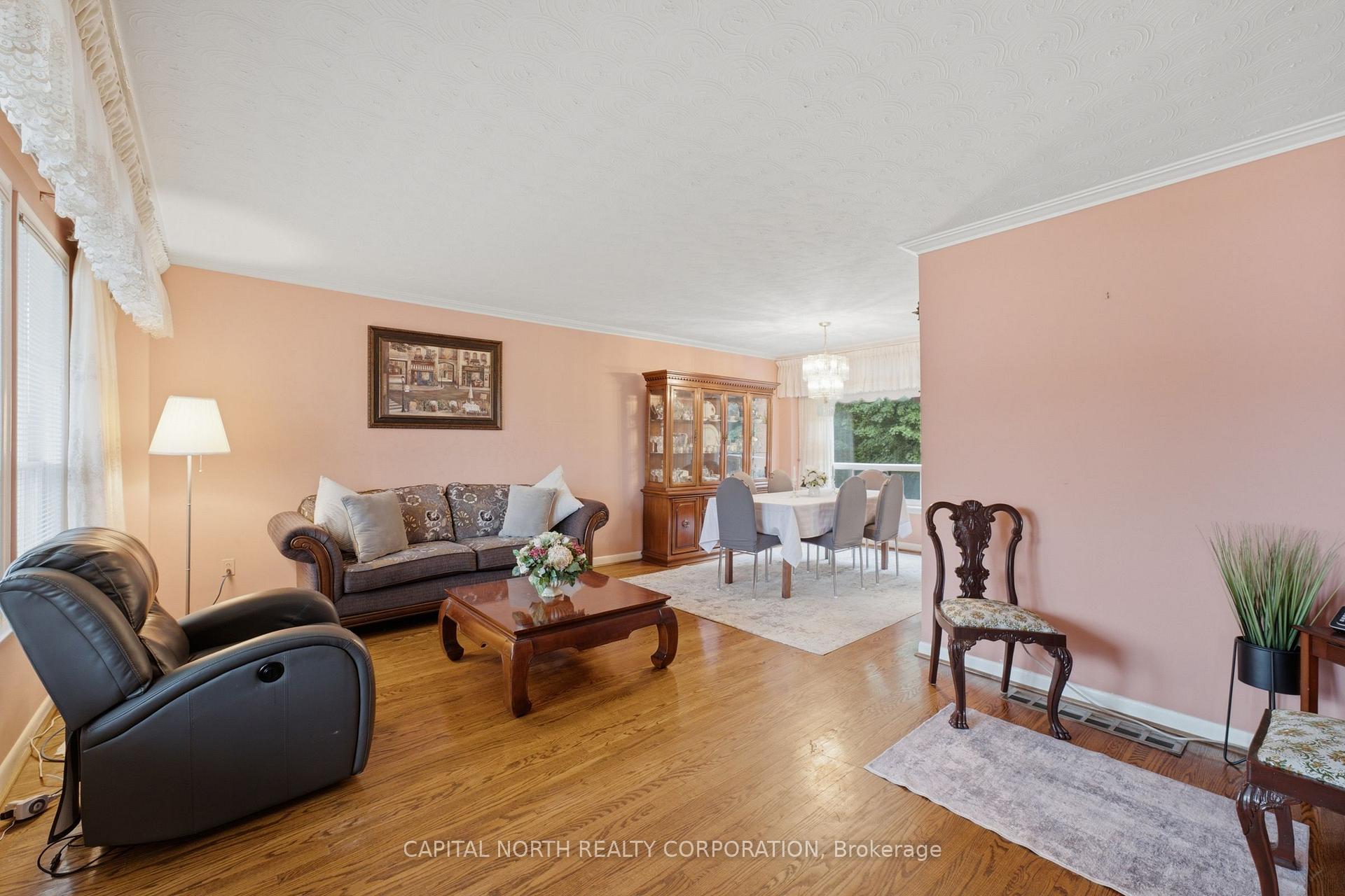 Photo 6 of 116 Exbury Road, North York, Downsview-Roding-CFB — HOMEH