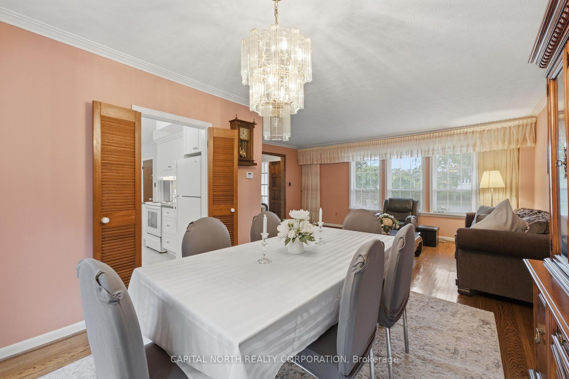 Photo 10 of 116 Exbury Road, North York, Downsview-Roding-CFB — HOMEH