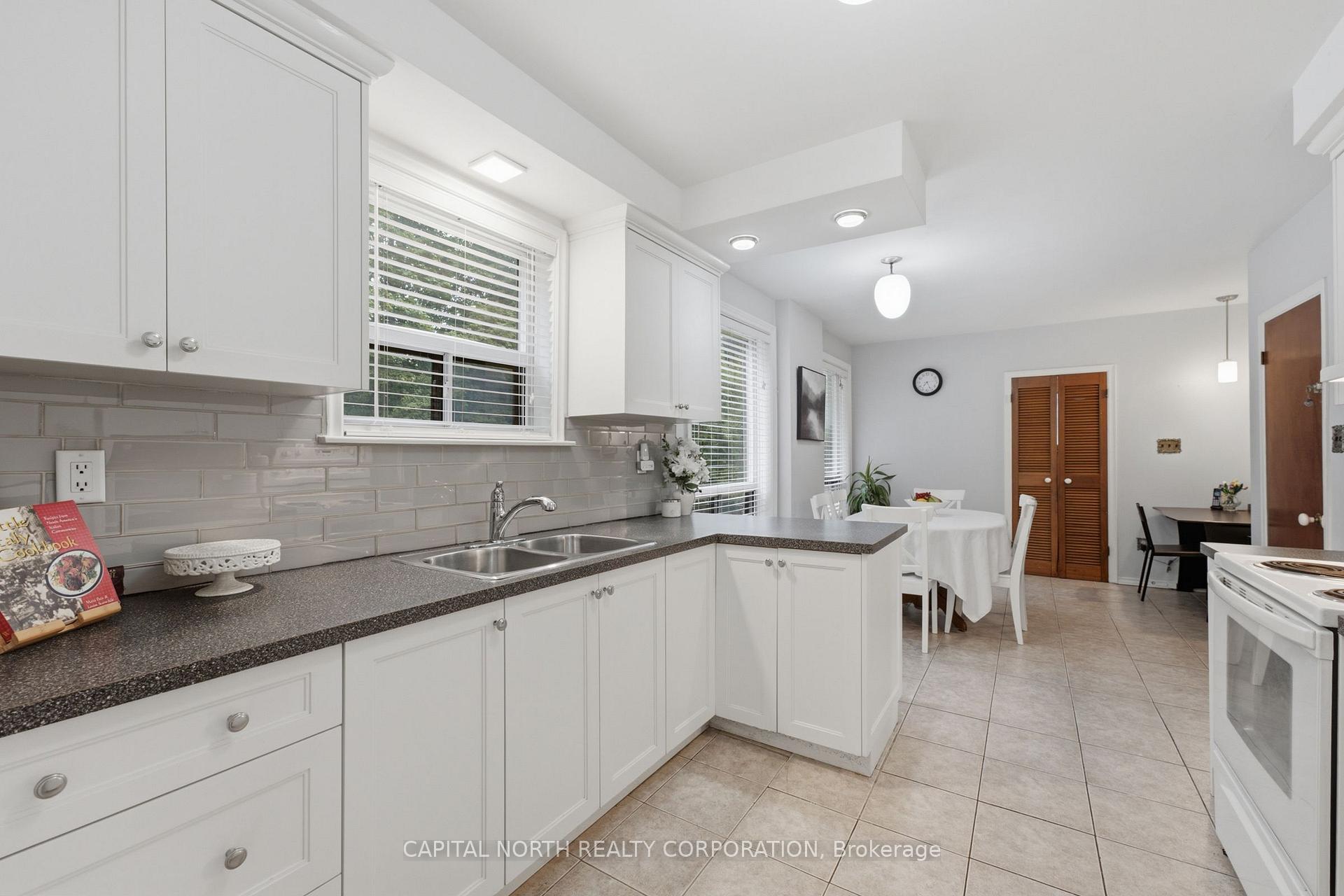 Photo 11 of 116 Exbury Road, North York, Downsview-Roding-CFB — HOMEH