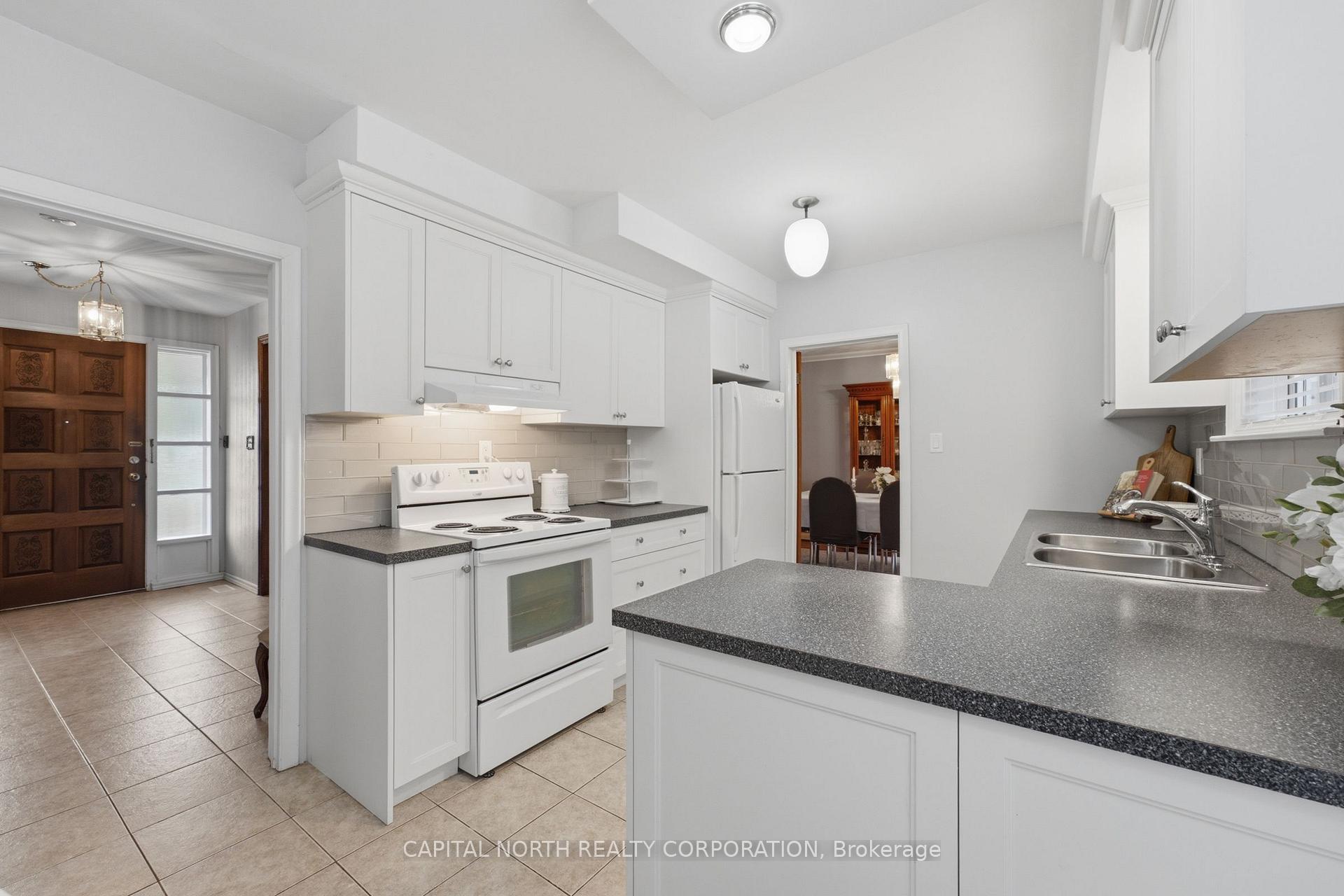 Photo 13 of 116 Exbury Road, North York, Downsview-Roding-CFB — HOMEH