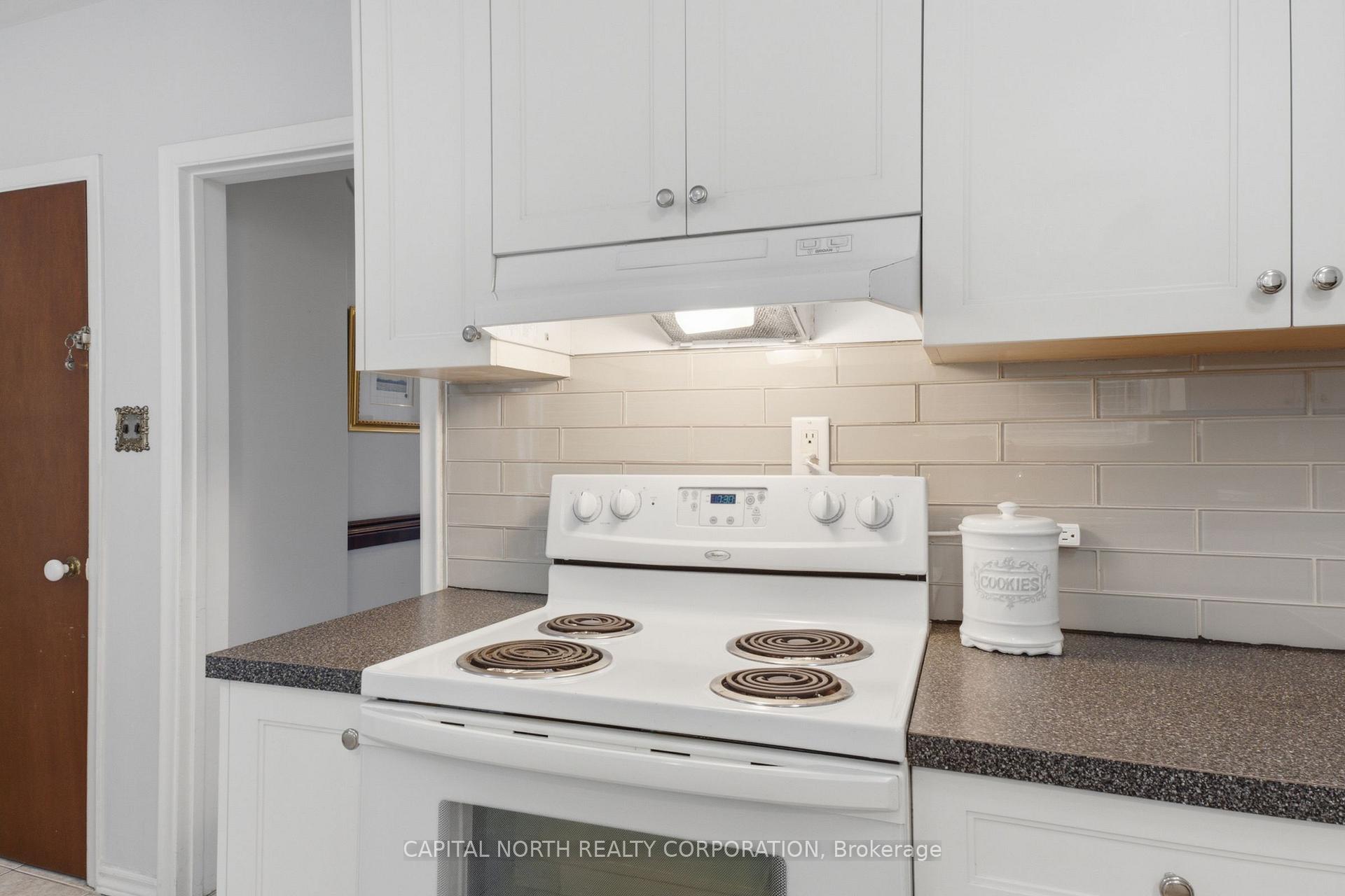 Photo 15 of 116 Exbury Road, North York, Downsview-Roding-CFB — HOMEH