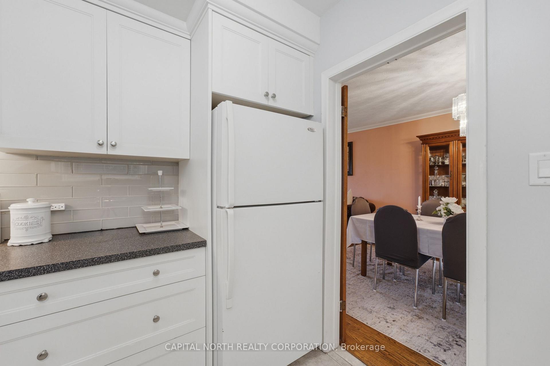 Photo 16 of 116 Exbury Road, North York, Downsview-Roding-CFB — HOMEH