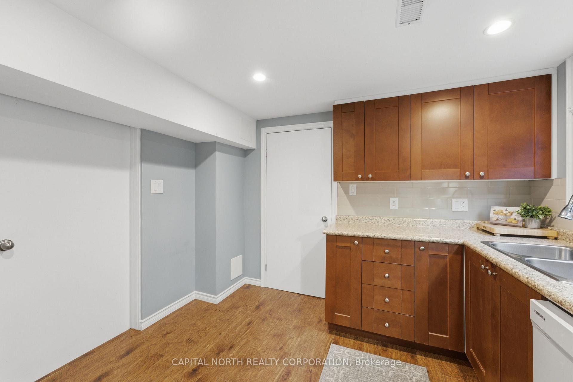 Photo 36 of 116 Exbury Road, North York, Downsview-Roding-CFB — HOMEH