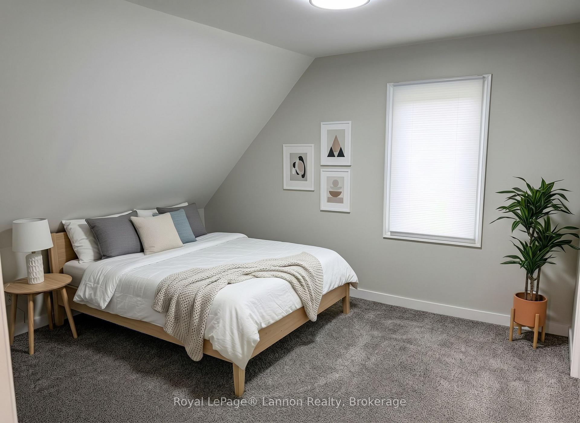Photo 11 of 224 Mckellar Street S, Thunder Bay, McKeller Park — HOMEH