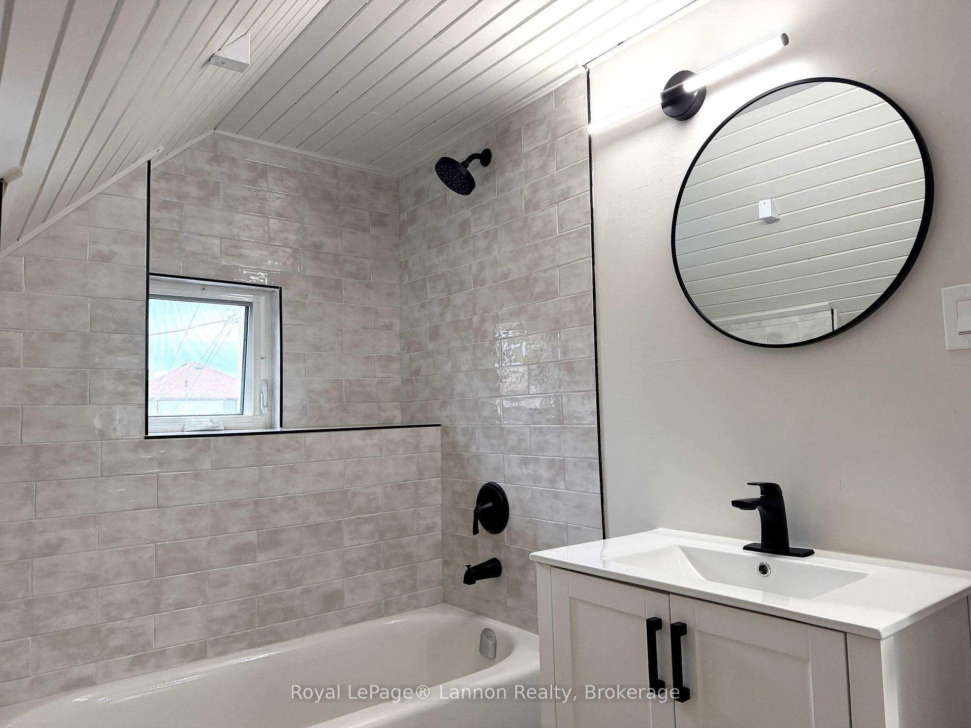 Photo 16 of 224 Mckellar Street S, Thunder Bay, McKeller Park — HOMEH