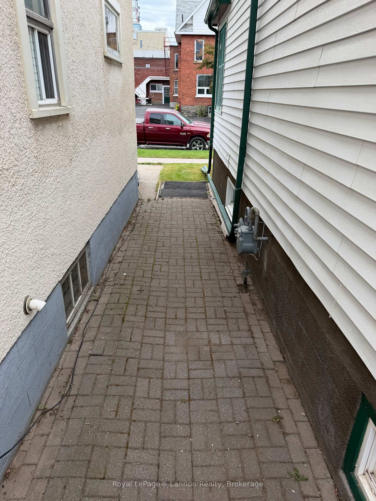 Photo 22 of 224 Mckellar Street S, Thunder Bay, McKeller Park — HOMEH