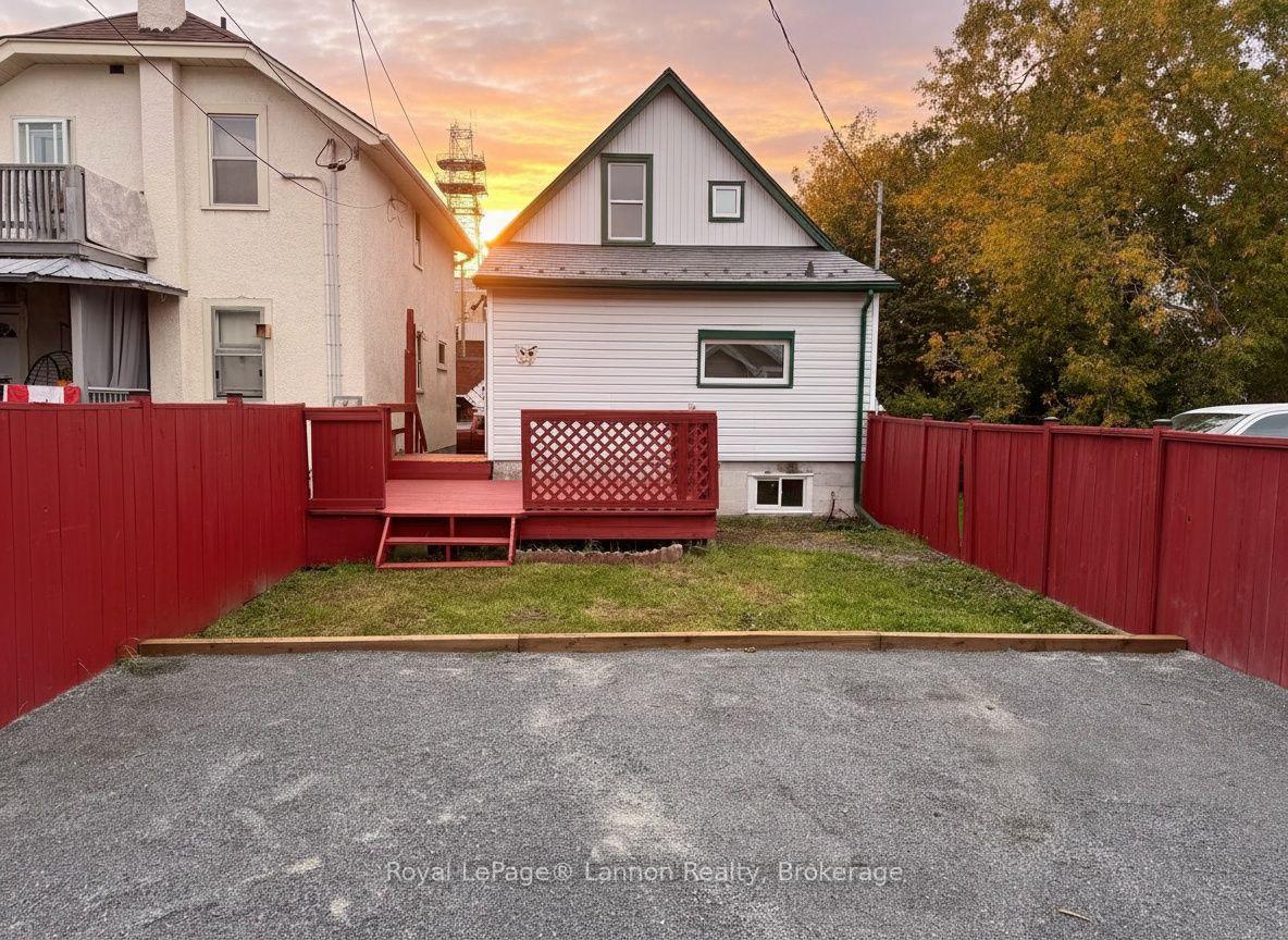 Photo 24 of 224 Mckellar Street S, Thunder Bay, McKeller Park — HOMEH