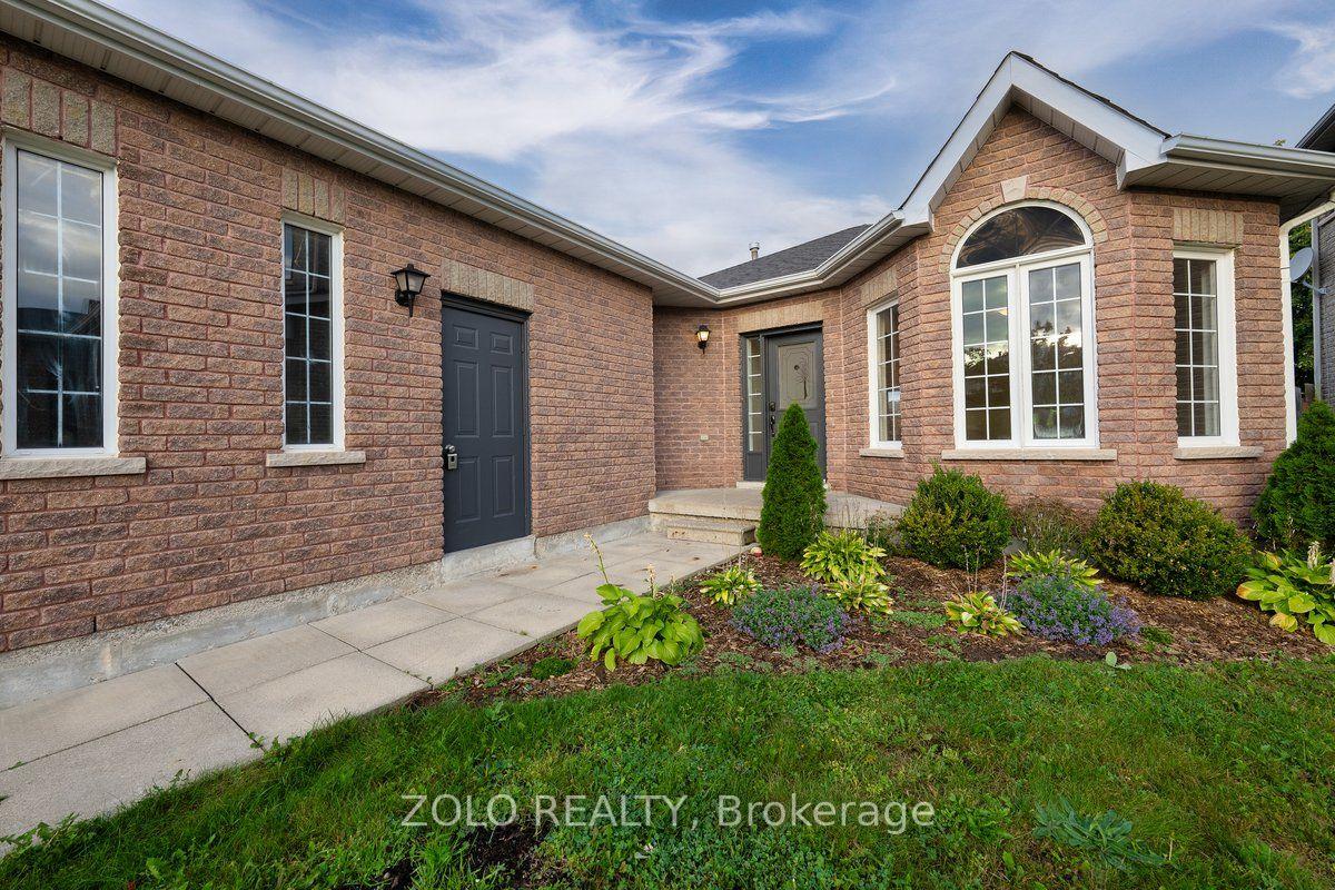 Photo 3 of 16 Esther Drive, Barrie, Painswick South — HOMEH