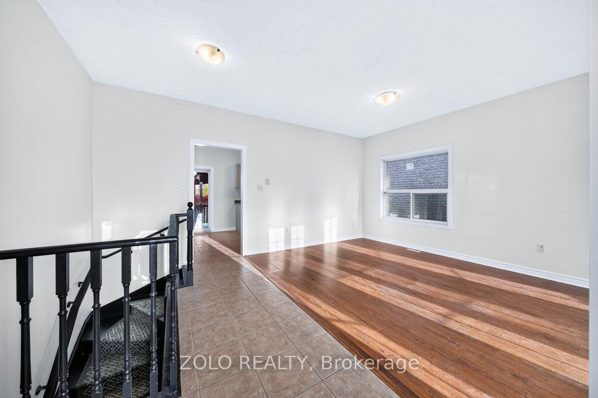 Photo 5 of 16 Esther Drive, Barrie, Painswick South — HOMEH