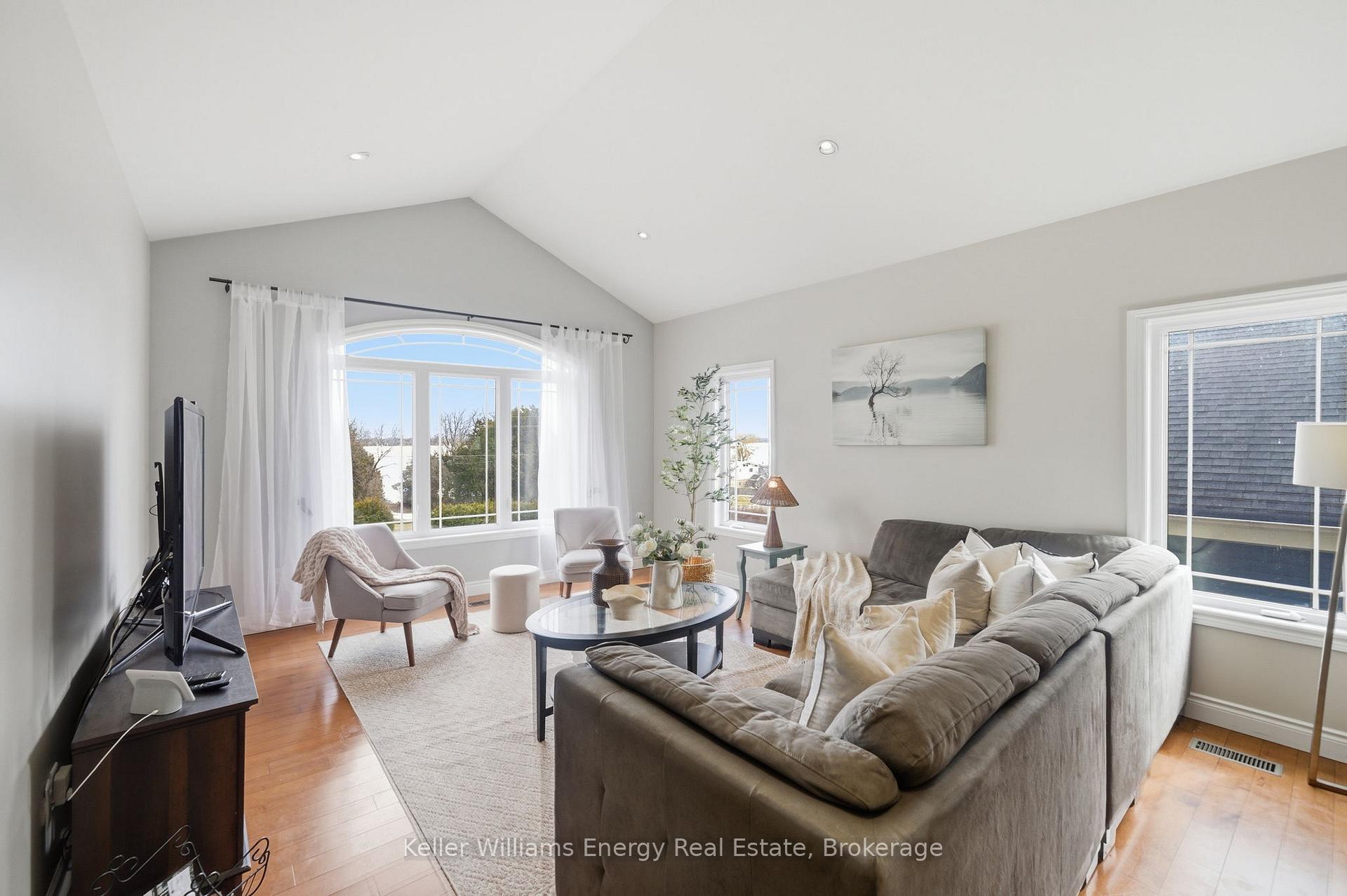 Photo 4 of 332 Carnegie Beach Road, Scugog, Rural Scugog — HOMEH