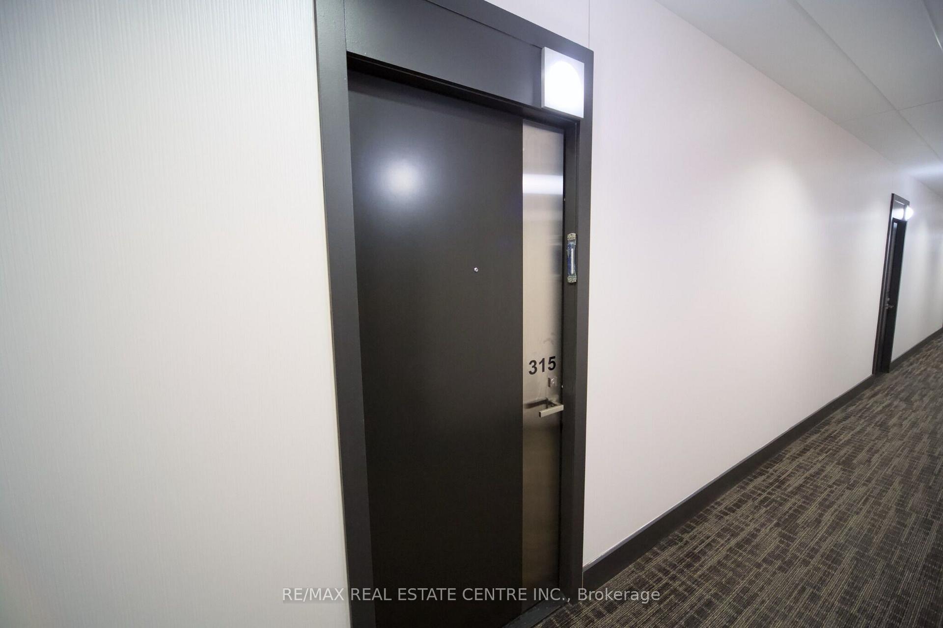 Photo 5 of Unit 315, 9471 Yonge Street, Richmond Hill, Observatory — HOMEH