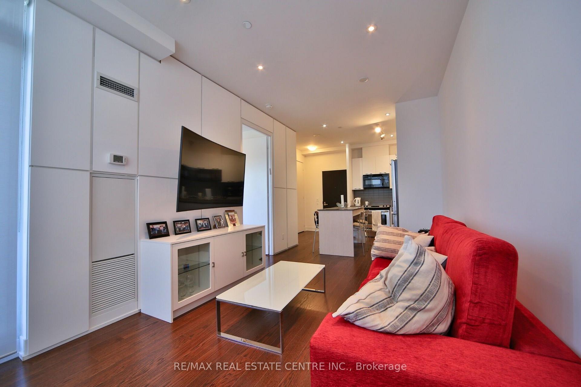 Photo 11 of Unit 315, 9471 Yonge Street, Richmond Hill, Observatory — HOMEH