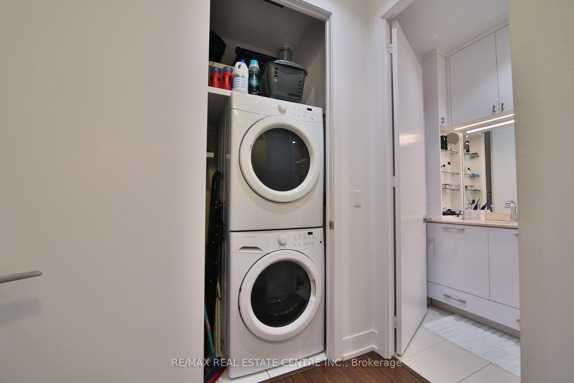 Photo 16 of Unit 315, 9471 Yonge Street, Richmond Hill, Observatory — HOMEH