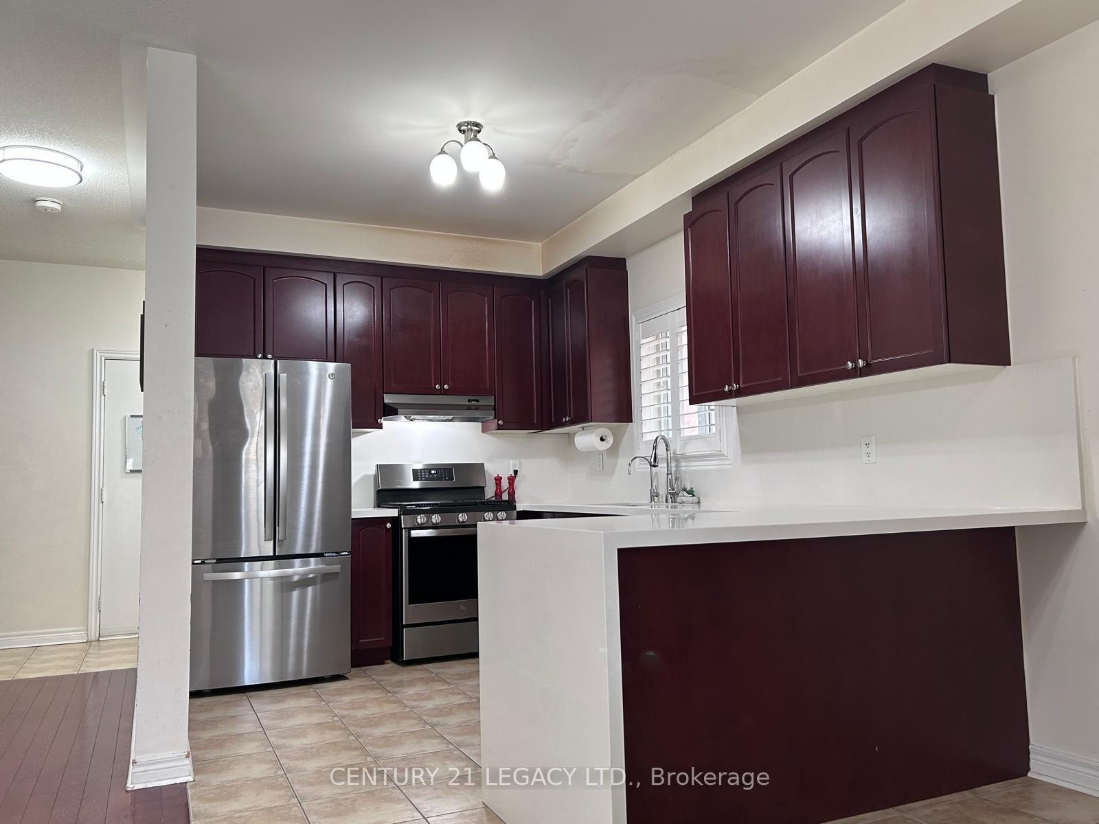 Photo 5 of 385 Comiskey Crescent, Mississauga, Meadowvale Village — HOMEH