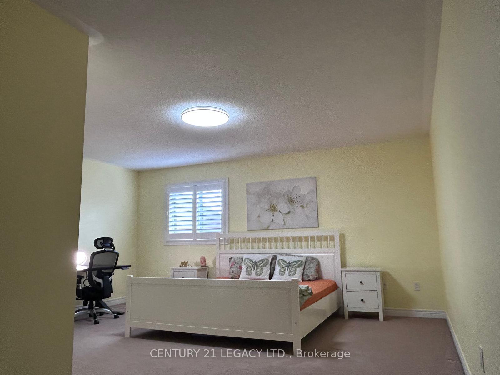 Photo 6 of 385 Comiskey Crescent, Mississauga, Meadowvale Village — HOMEH