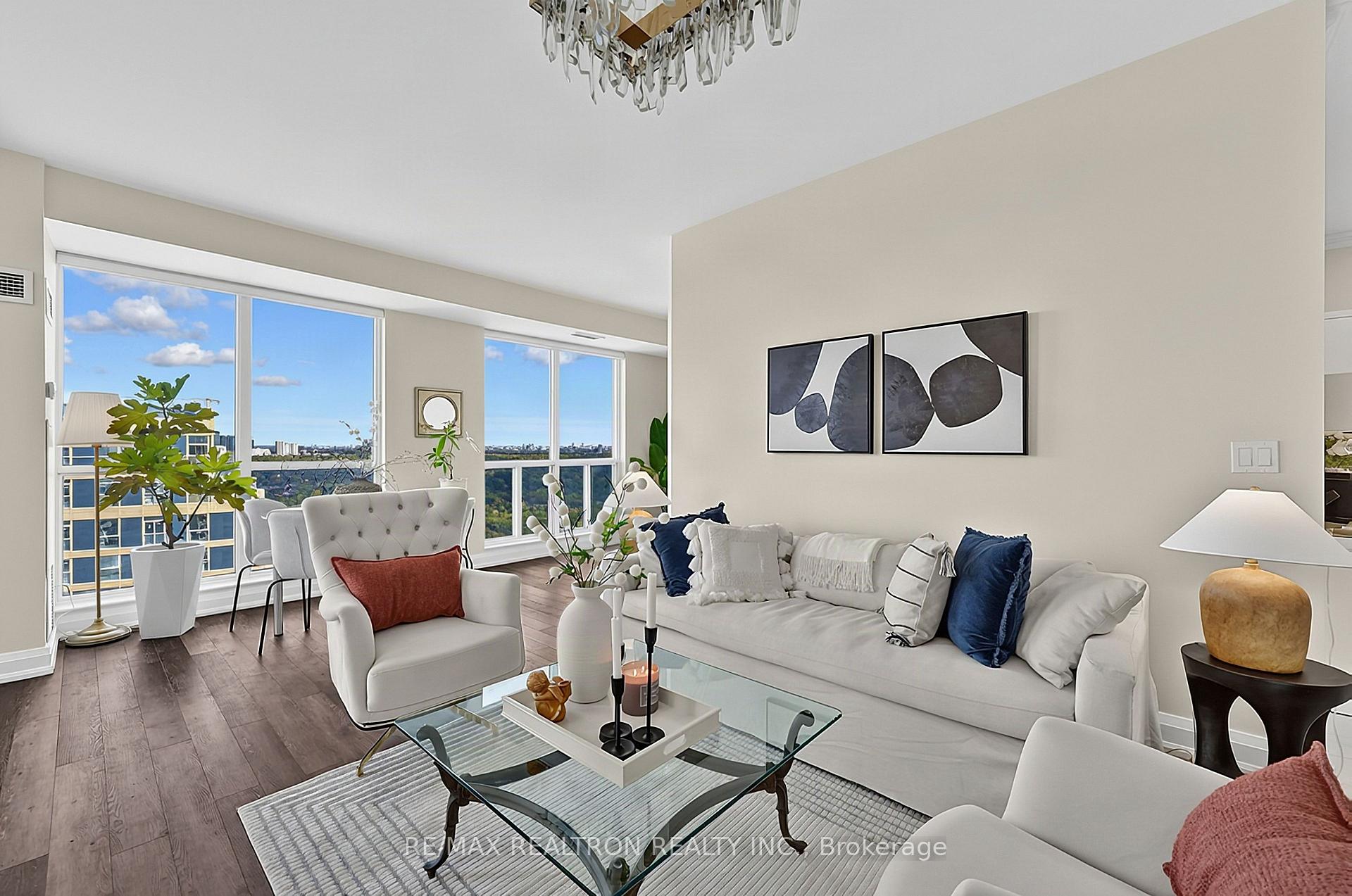 Photo 4 of Unit PH3802, 8 Park Road, Toronto, Rosedale-Moore Park — HOMEH