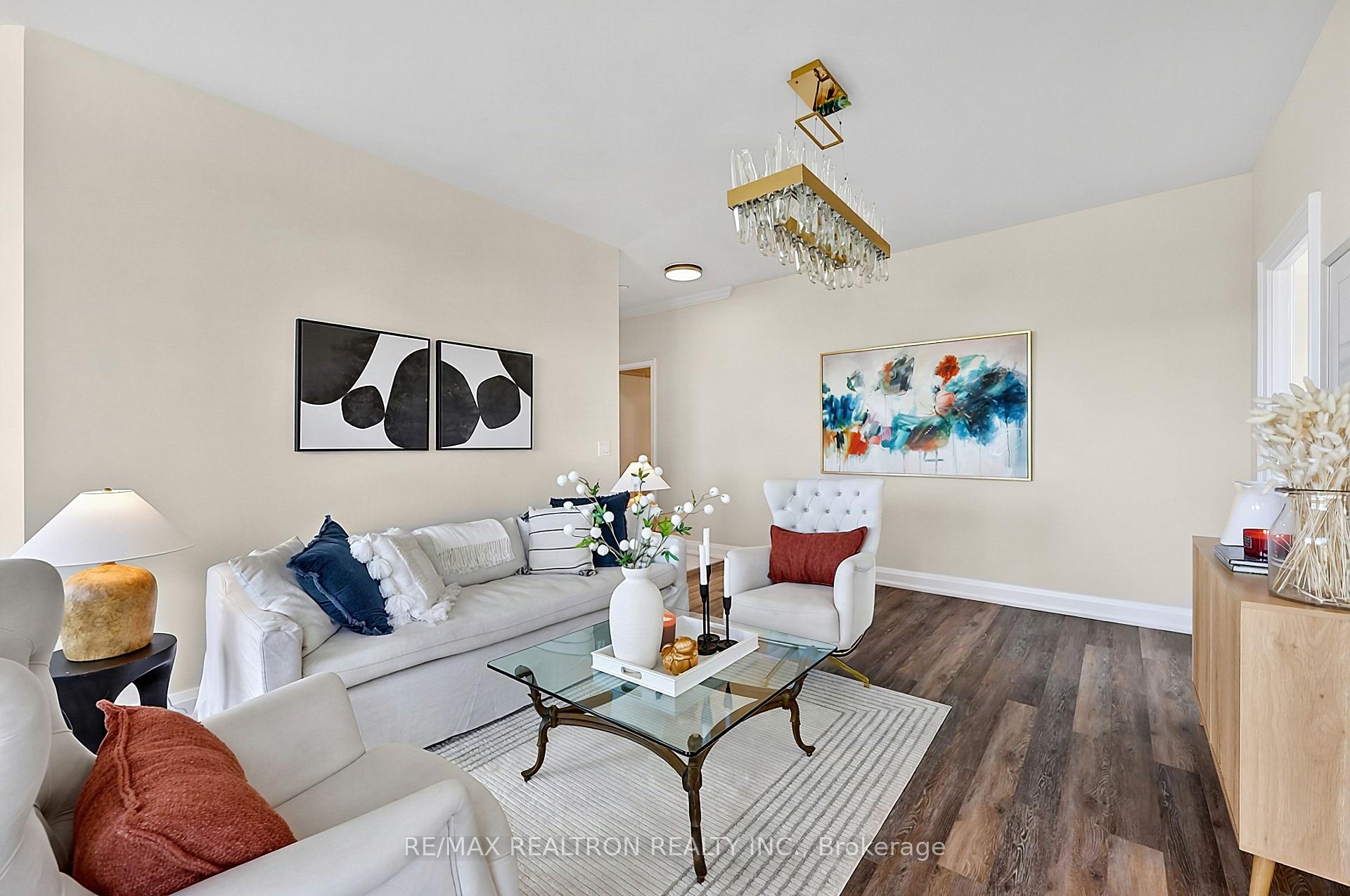 Photo 5 of Unit PH3802, 8 Park Road, Toronto, Rosedale-Moore Park — HOMEH