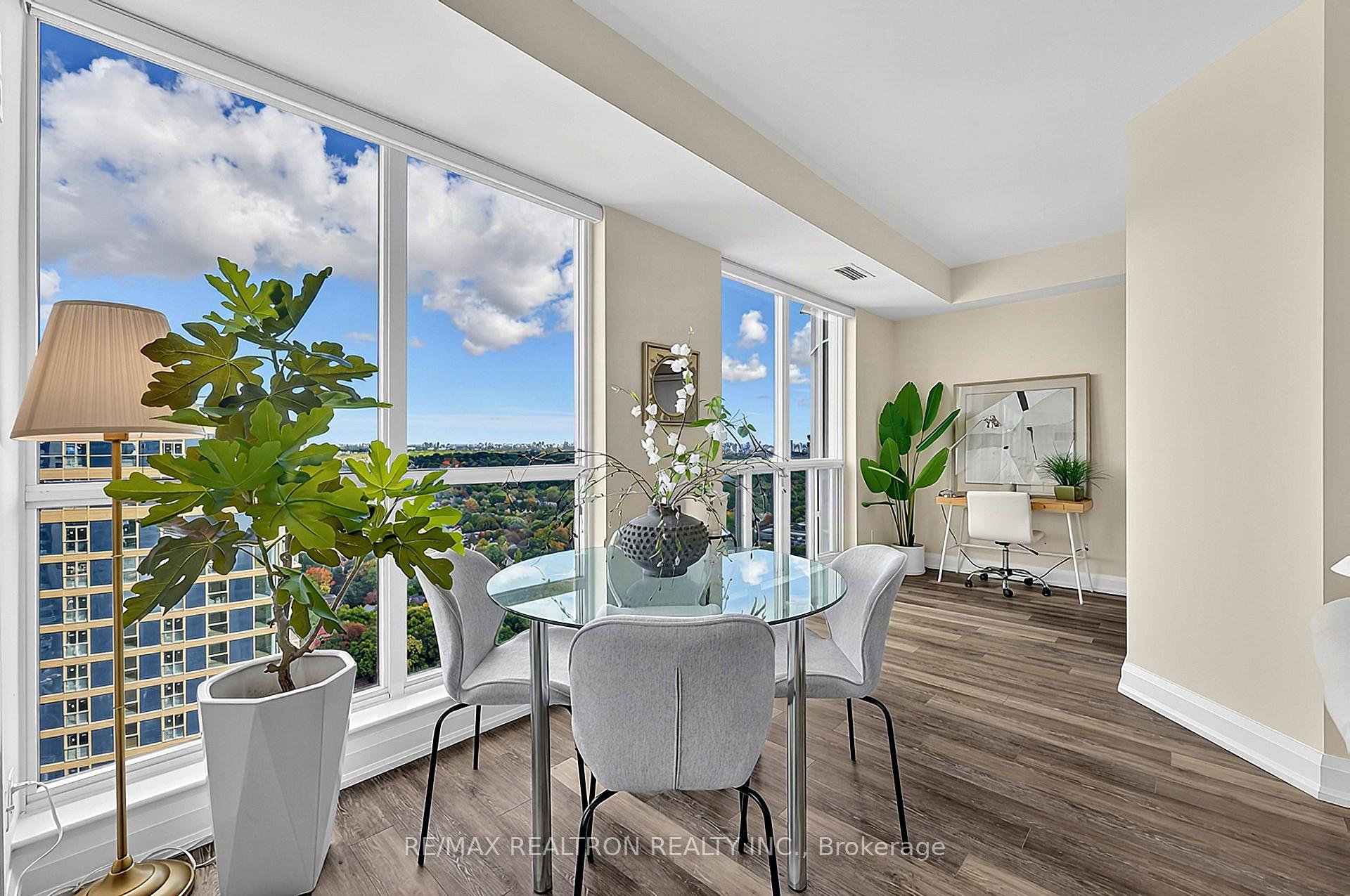 Photo 10 of Unit PH3802, 8 Park Road, Toronto, Rosedale-Moore Park — HOMEH