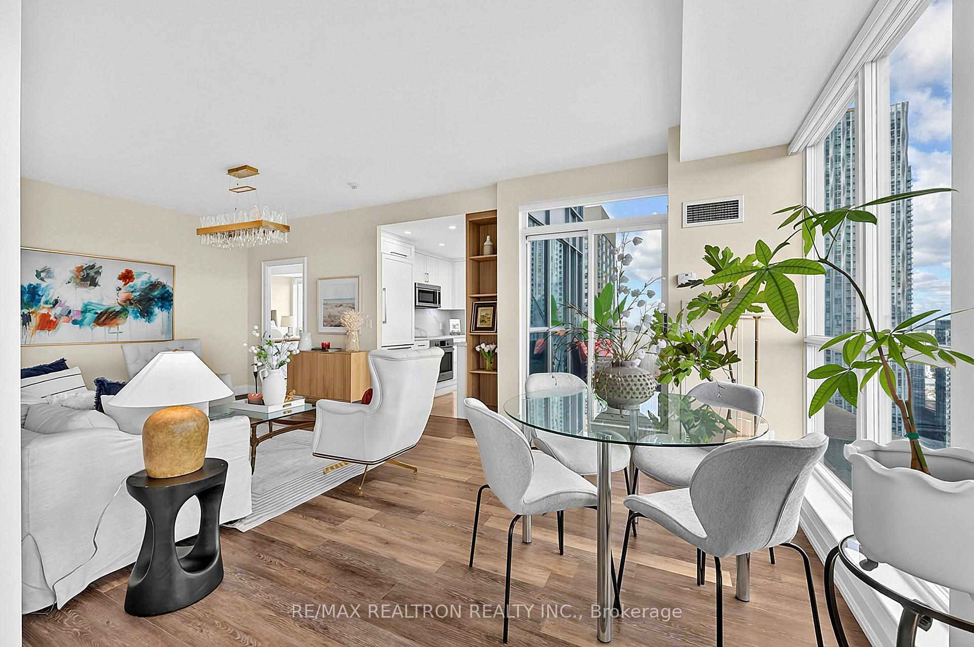 Photo 12 of Unit PH3802, 8 Park Road, Toronto, Rosedale-Moore Park — HOMEH