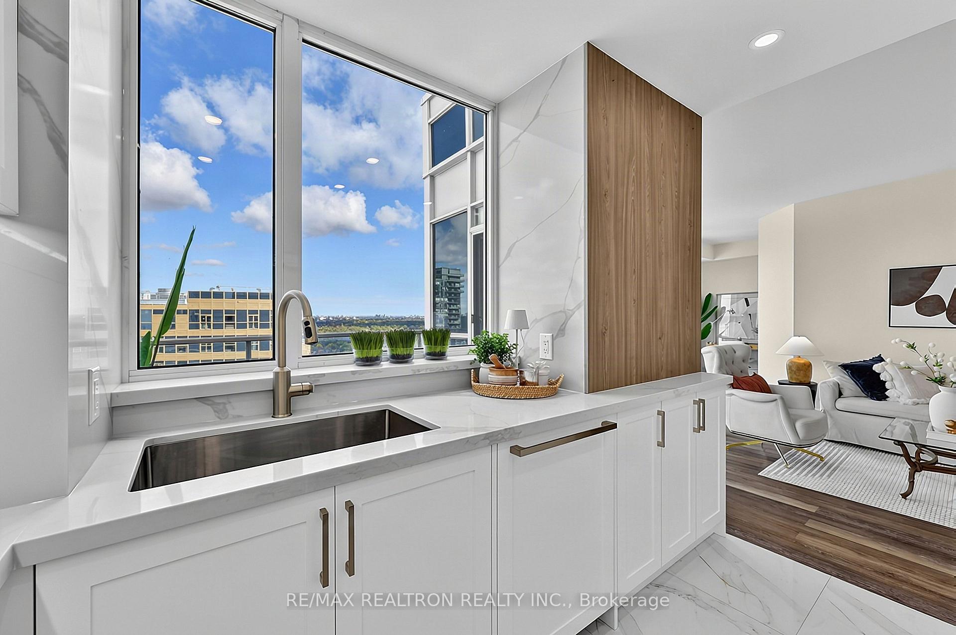 Photo 16 of Unit PH3802, 8 Park Road, Toronto, Rosedale-Moore Park — HOMEH