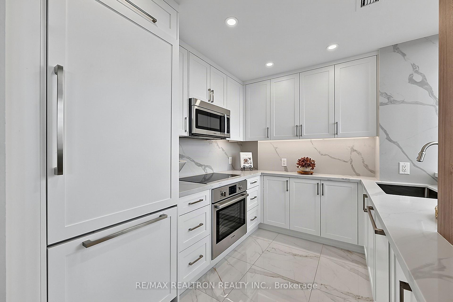 Photo 18 of Unit PH3802, 8 Park Road, Toronto, Rosedale-Moore Park — HOMEH