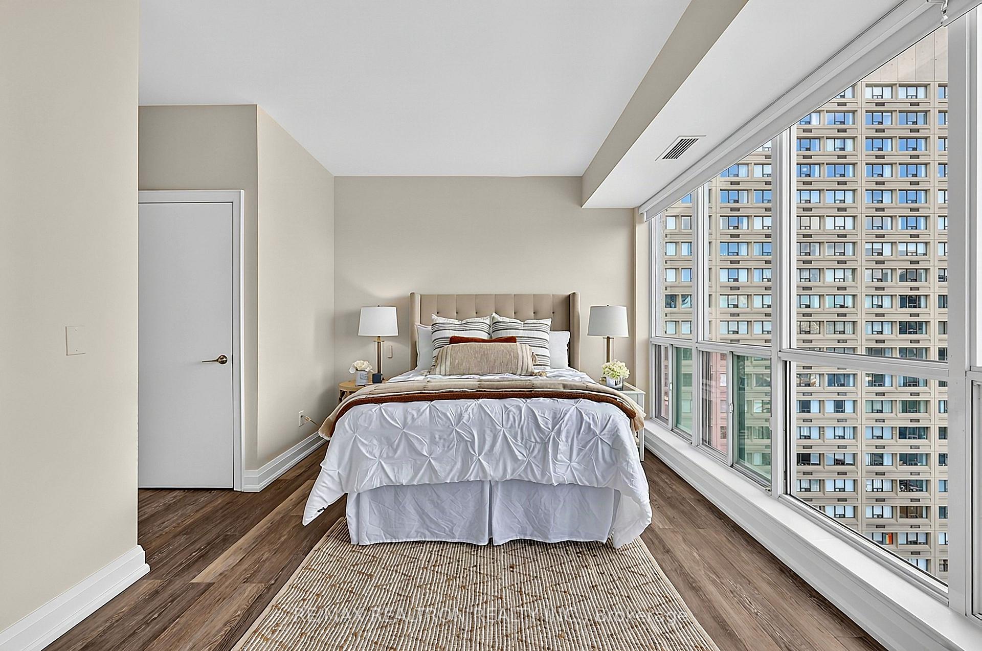 Photo 21 of Unit PH3802, 8 Park Road, Toronto, Rosedale-Moore Park — HOMEH