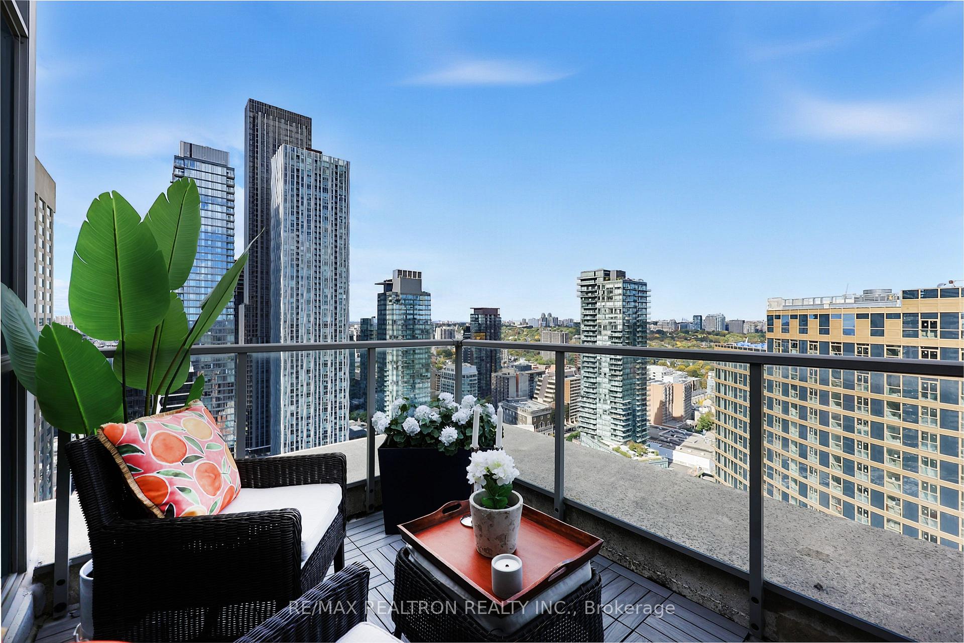 Photo 30 of Unit PH3802, 8 Park Road, Toronto, Rosedale-Moore Park — HOMEH