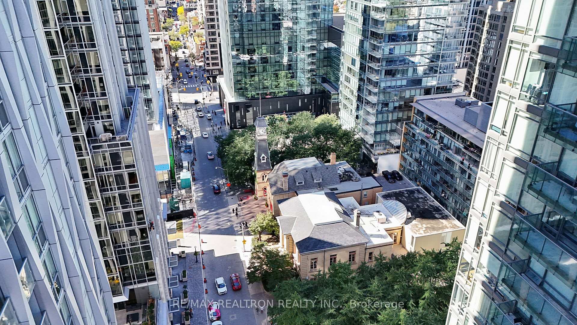 Photo 39 of Unit PH3802, 8 Park Road, Toronto, Rosedale-Moore Park — HOMEH