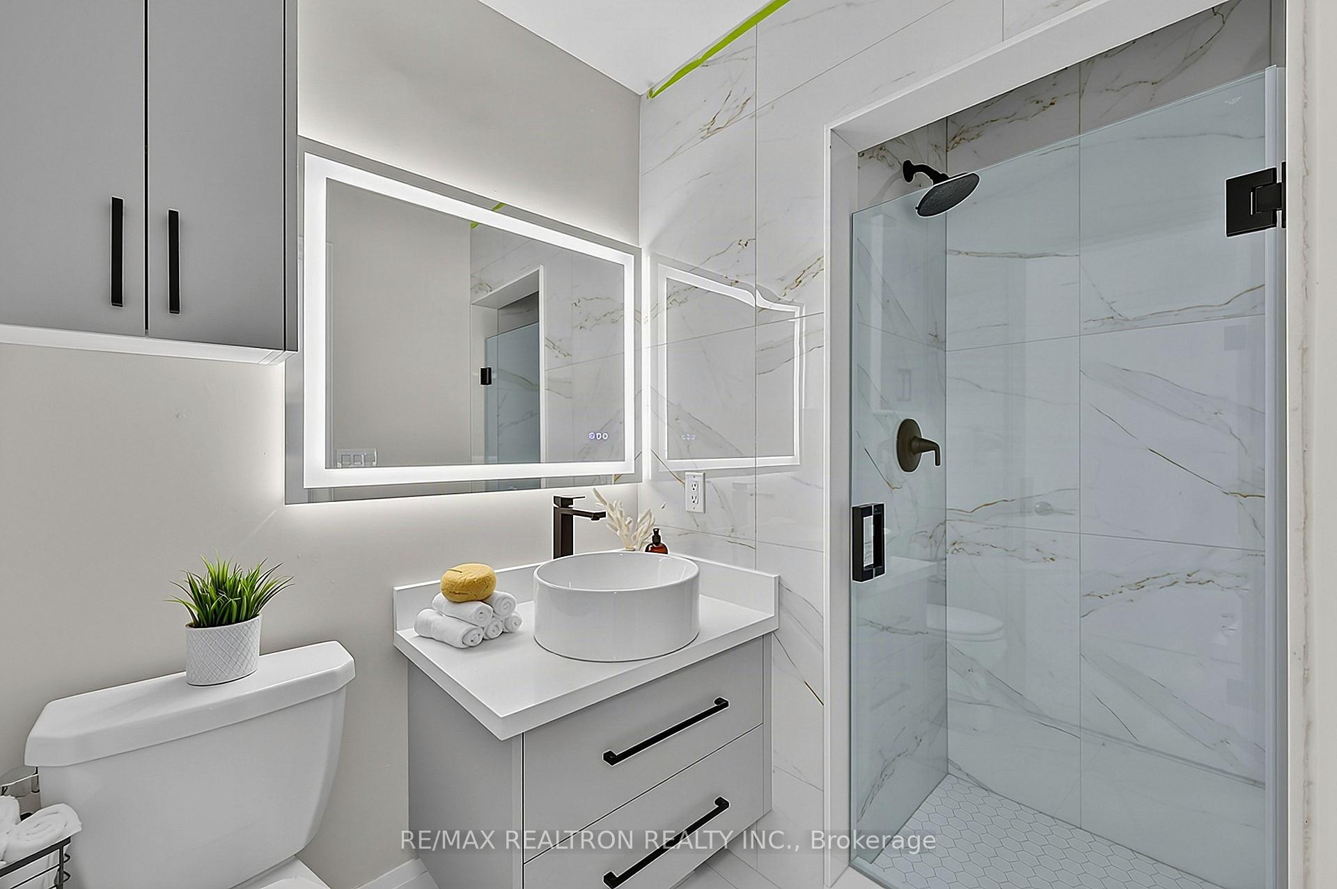 Photo 44 of Unit PH3802, 8 Park Road, Toronto, Rosedale-Moore Park — HOMEH